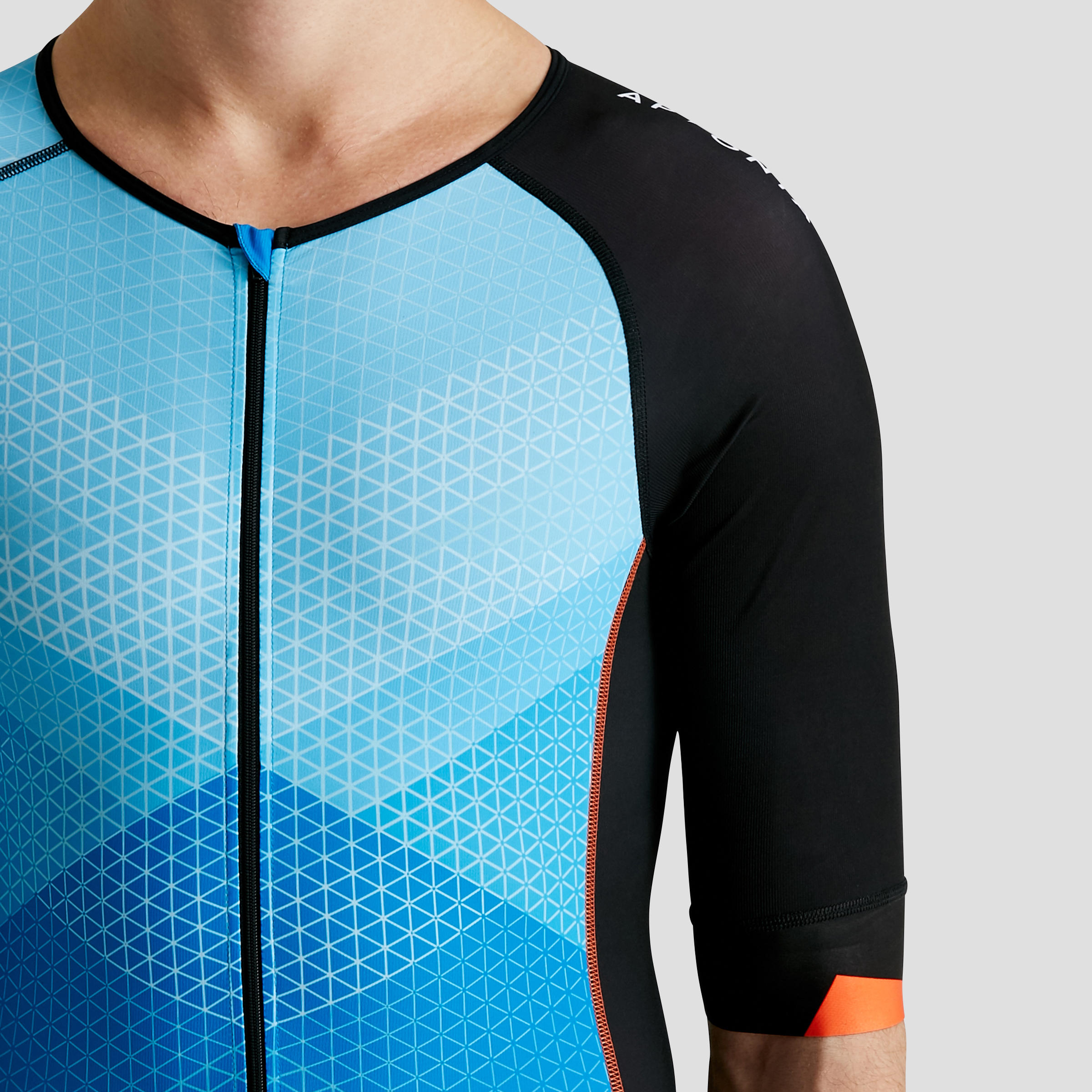 LD Triathlon Men Short Sleeves Trisuit Front Zip Blue/Black - By APTONIA | Decathlon, Black/blue
LD Triathlon Men Short Sleeves Trisuit Front Zip Blue/Black - By APTONIA | Decathlon, Black/blue