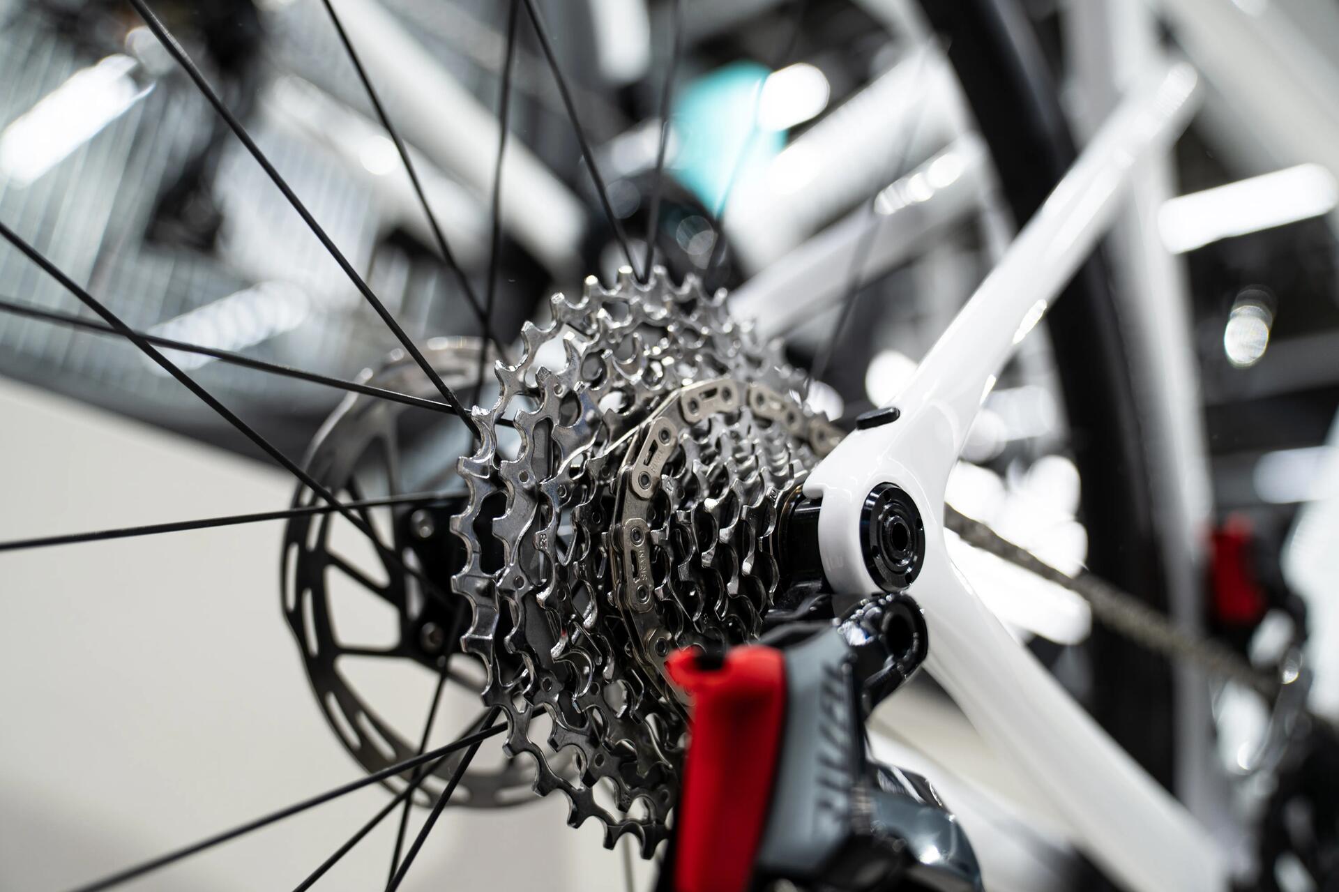 Bicicleta Adulta de Estrada Shimano Ultegra Di2 2x12 Van Rysel Cinza