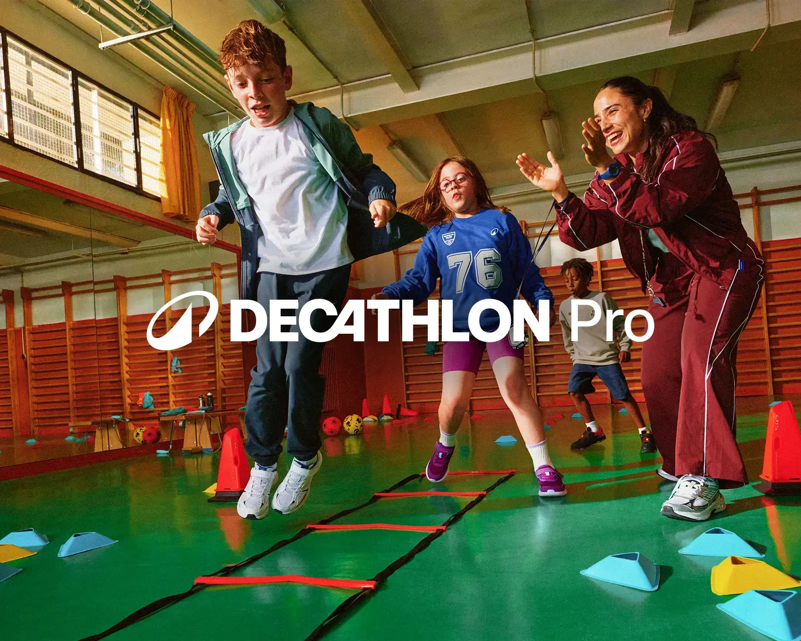 Interface Decathlon Pro, destacar o formulário digital simples para preenchimento de pedidos de orçamento para empresas e associações
