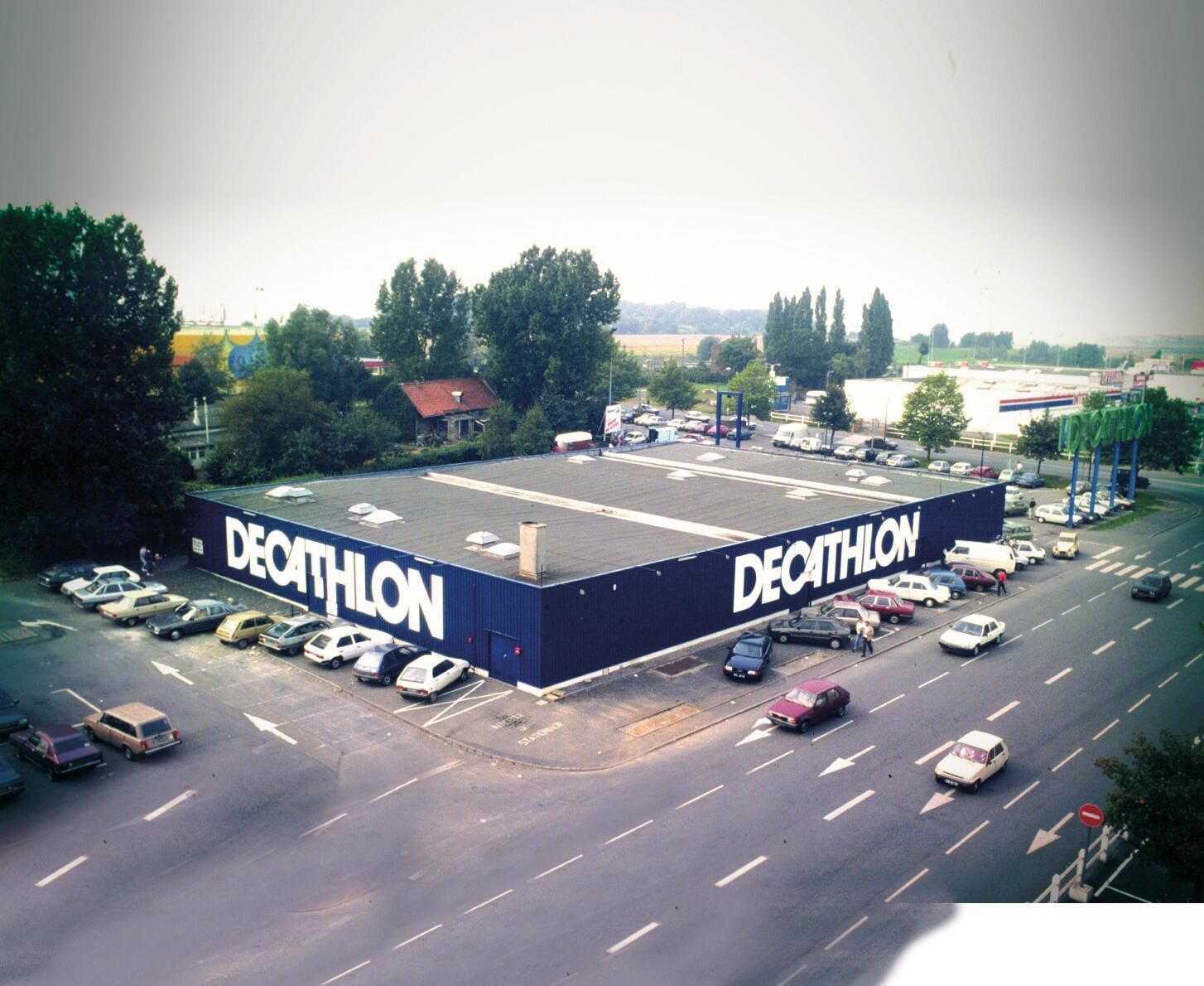 Picture first Decathlon store in Englos