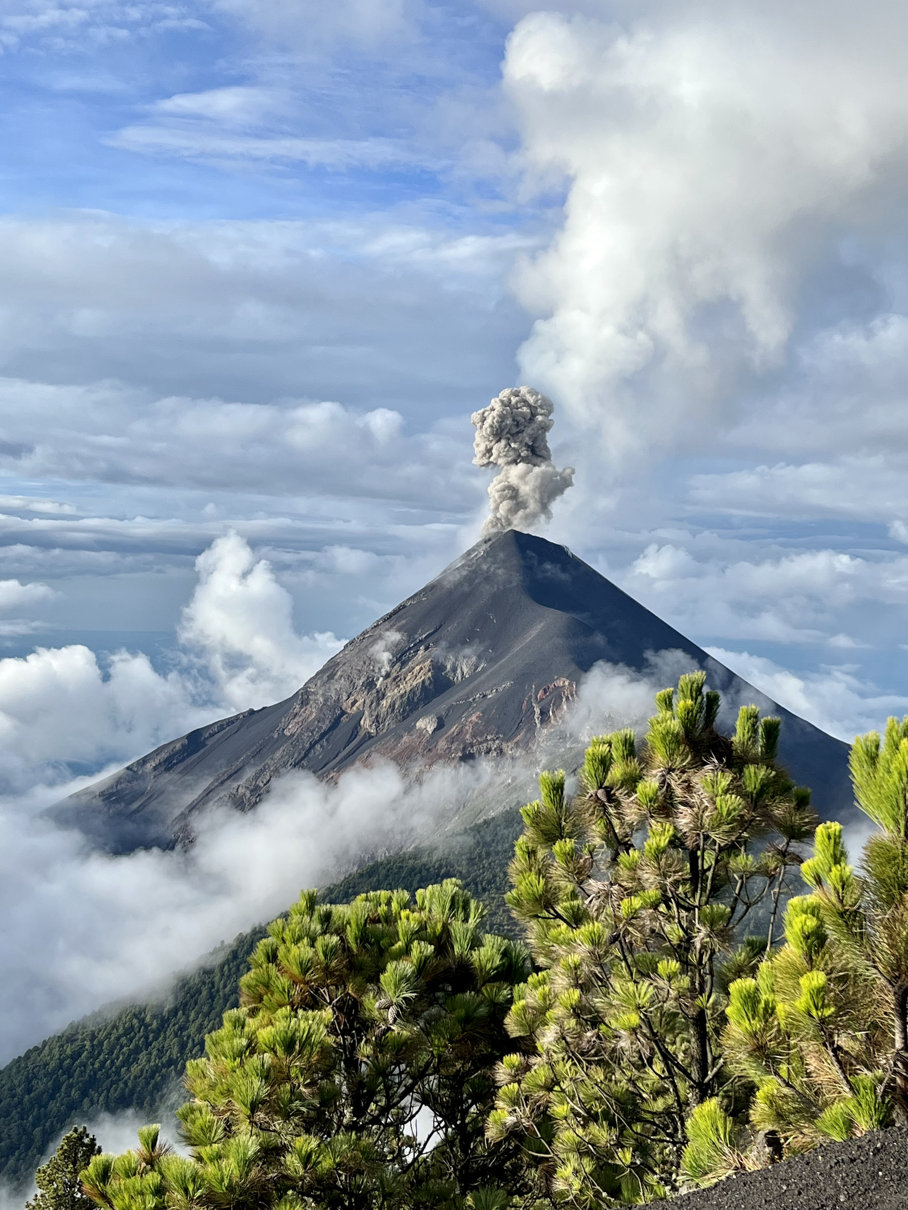 Guatemala, tierra de volcanes:  trekking a Acatenango y Fuego