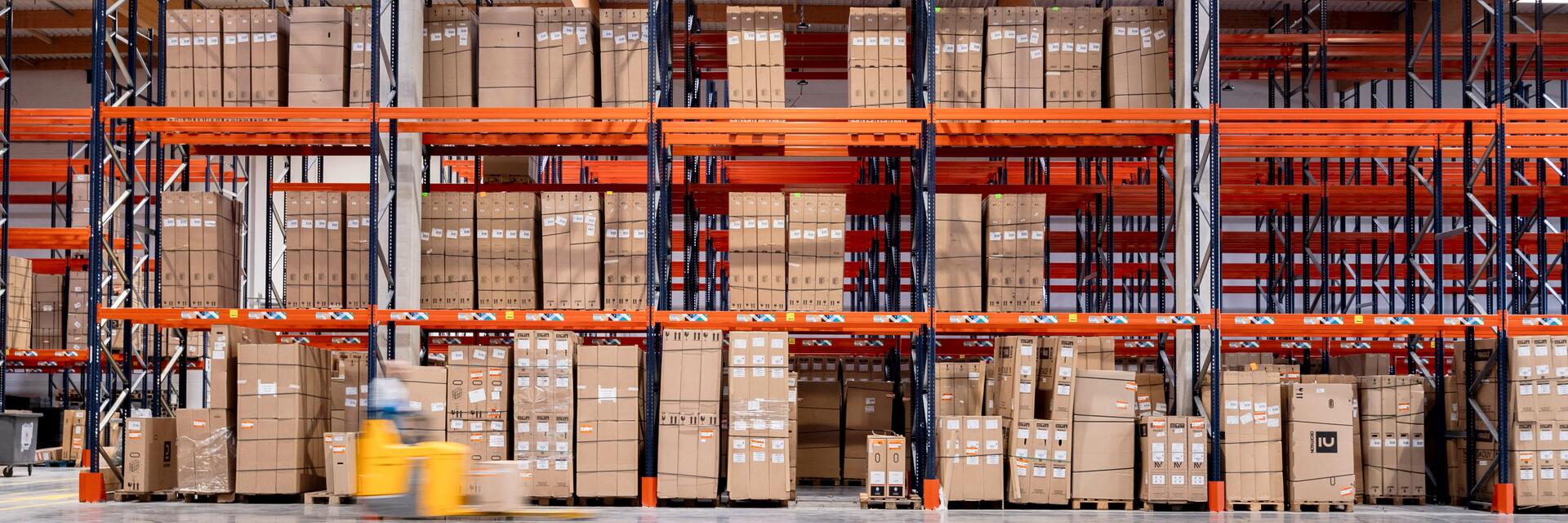 LA DISTRIBUZIONE IN DECATHLON: approvvigionamento e commercializzazione