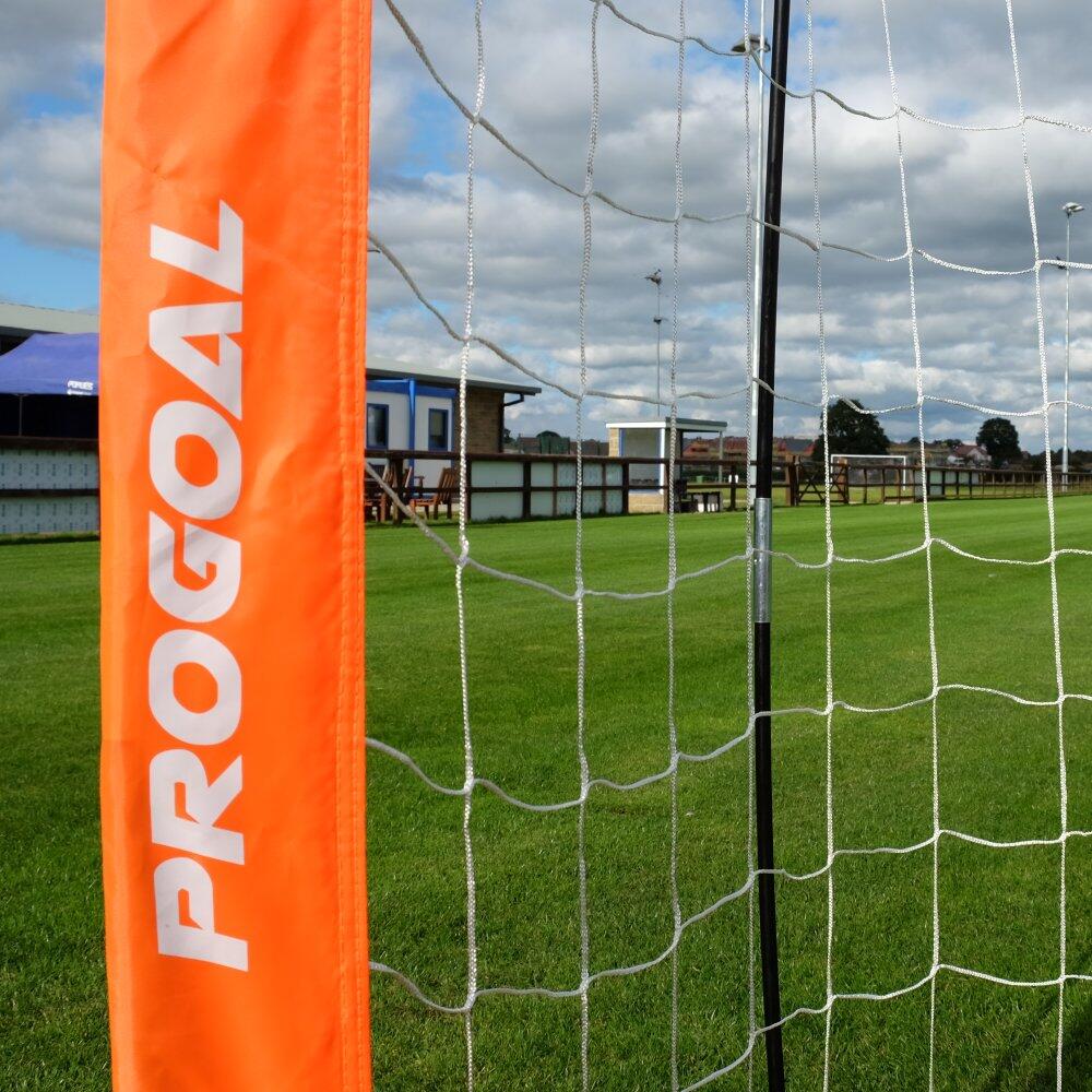 8ft x 6ft PROGOAL Portable Football Goal with Carry Bag 2/5