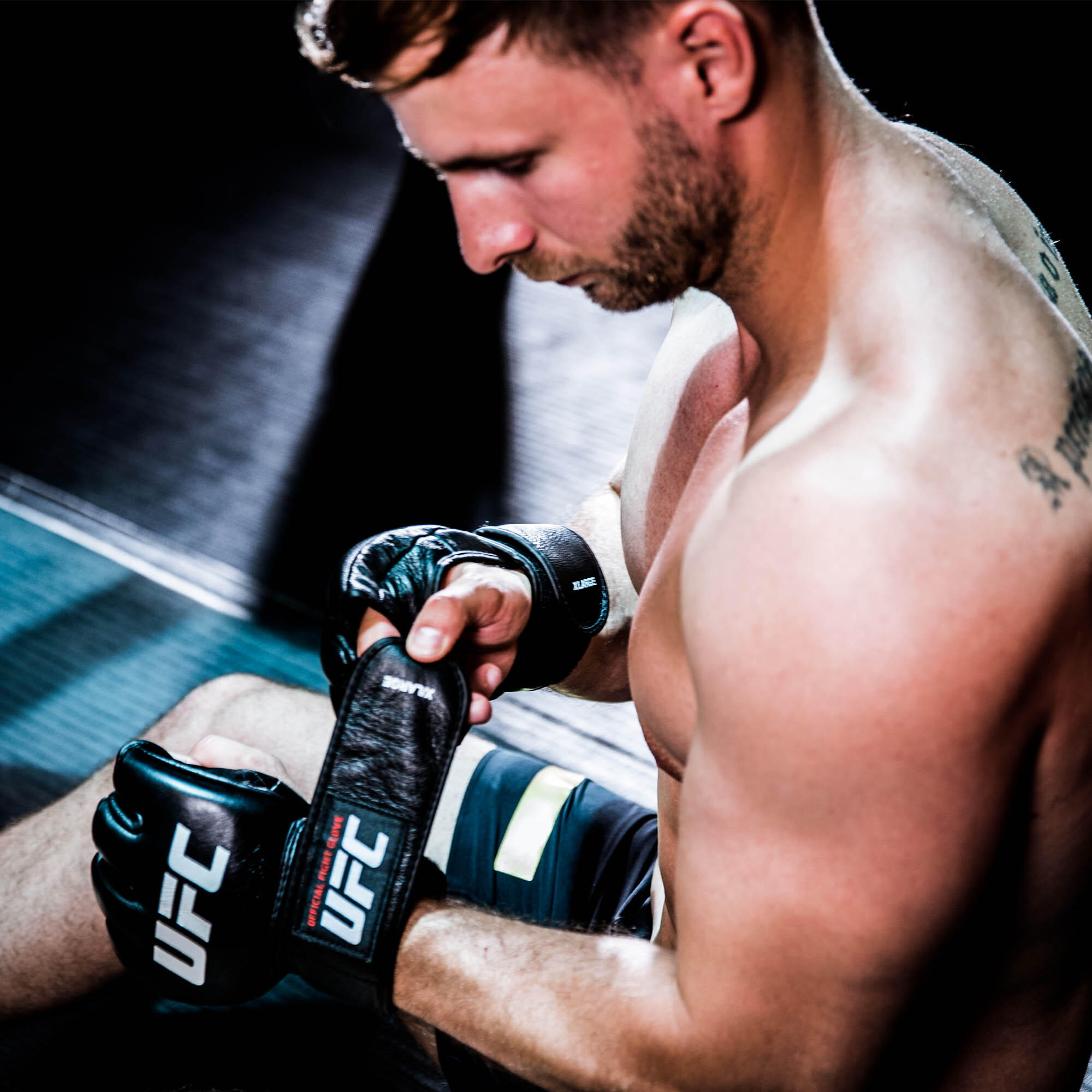 UFC Official Fight Gloves 5/5