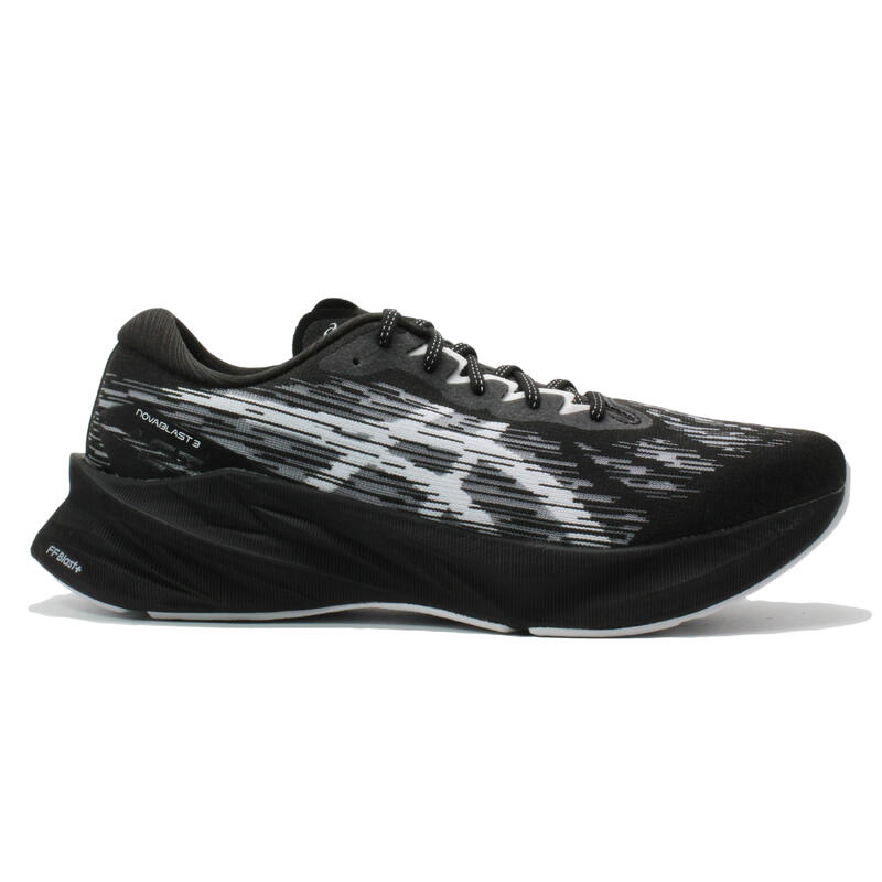 Scarpa da Running Uomo Novablast 3 Nero