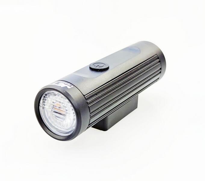 Lampa przód JET AU211 700 lumenów USB