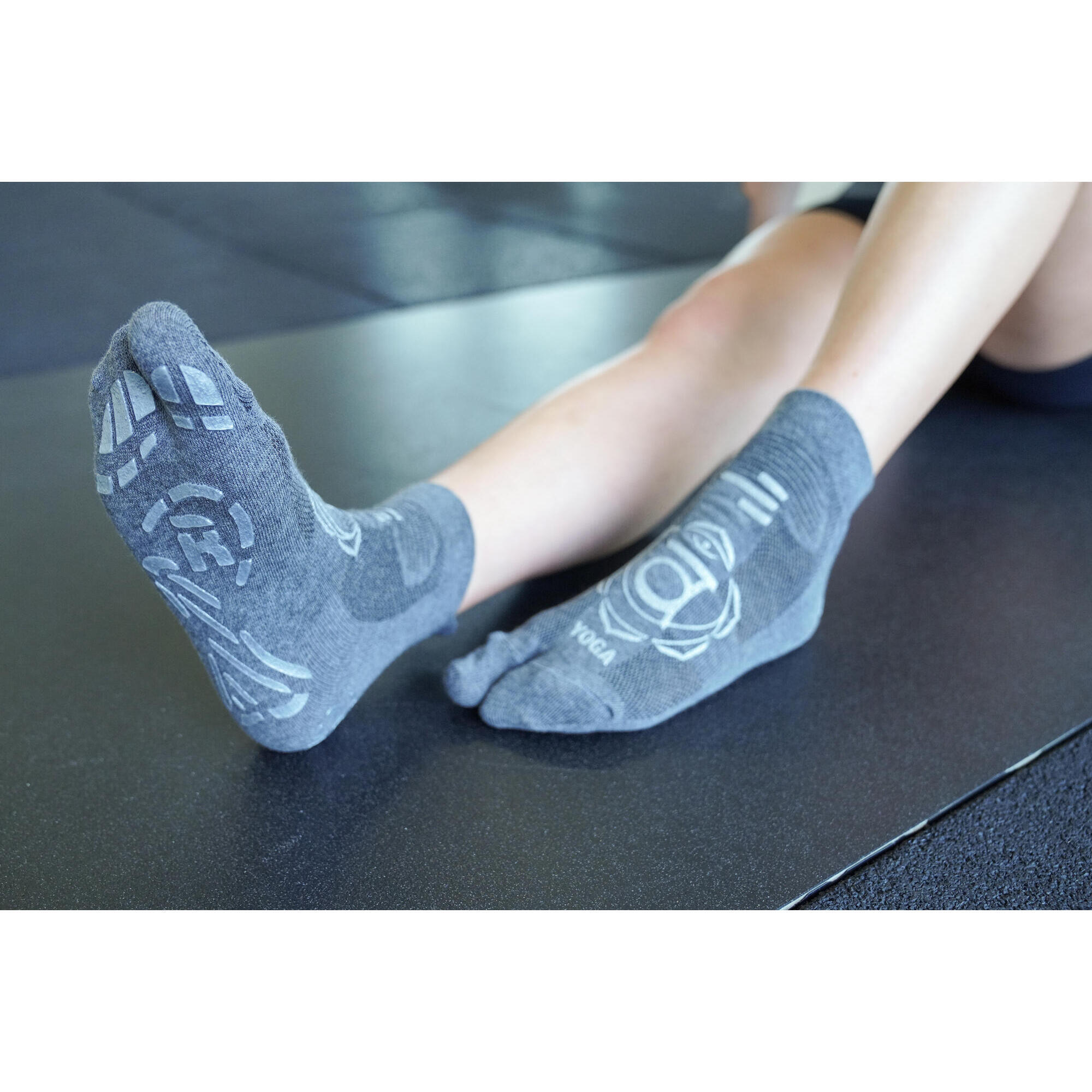 Chaussettes de yoga 1 finger adulte antiderapantes coton organique gris R EVENGE Decathlon