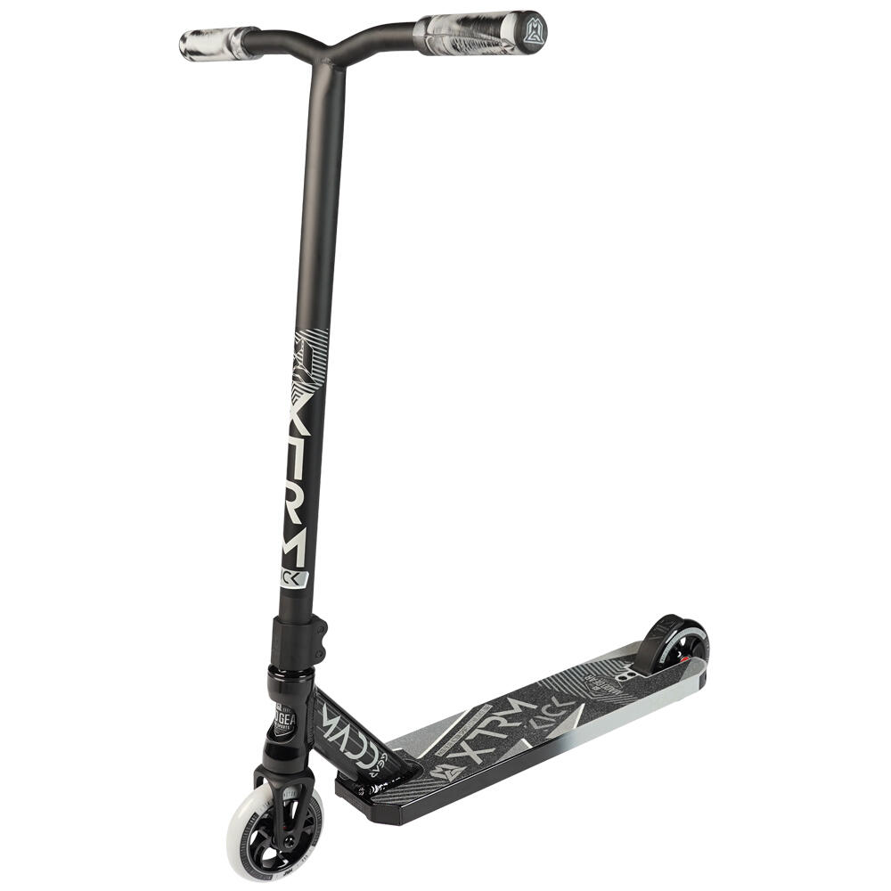 MADD GEAR PRO MADD GEAR KICK EXTREME V5 PRO STUNT SCOOTER – AGE 8+ - BLACK / SILVER