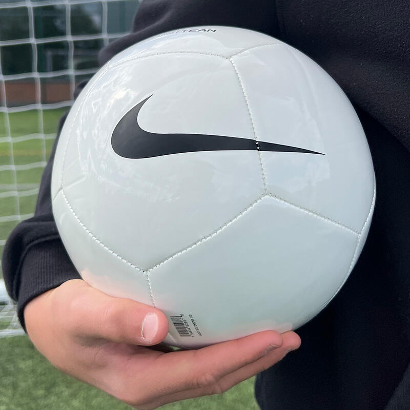 Balón de fútbol talla 5 Nike Pitch Team