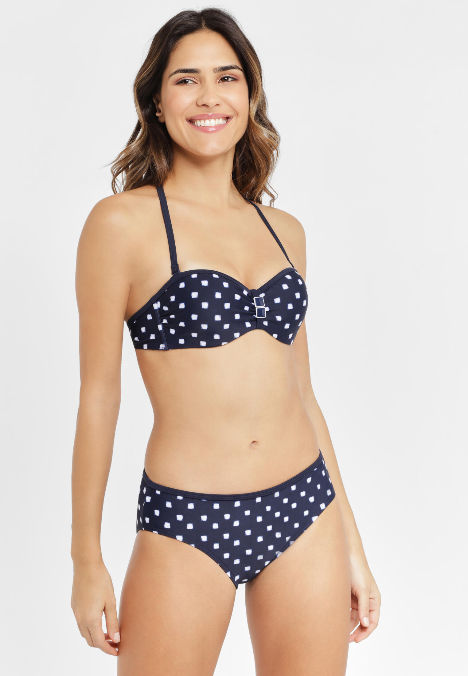 Damen LASCANA Bügel-Bandeau-Bikini mit Zier-Accessoires 2/7