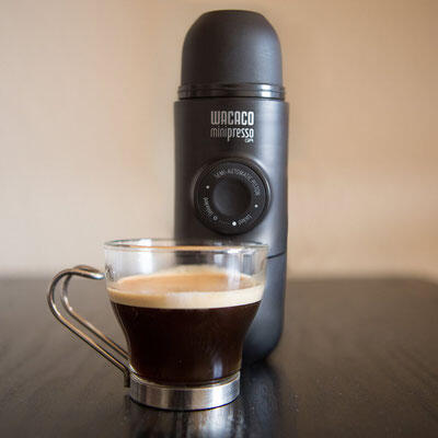 Wacaco Minipresso GR - portable espresso machine - gemalen koffie