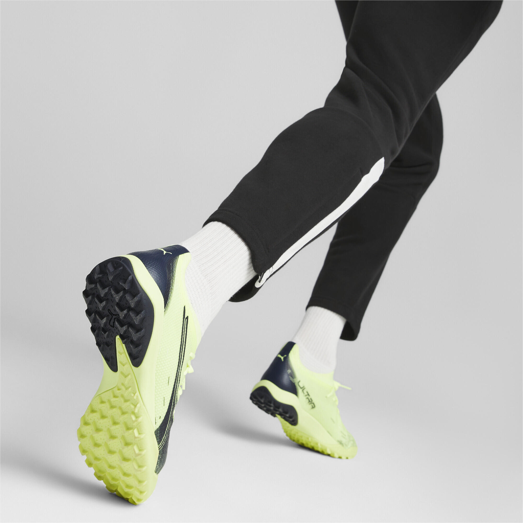 Mens Ultra Match TT Football Boots Soccer Shoes - Yellow 4/6