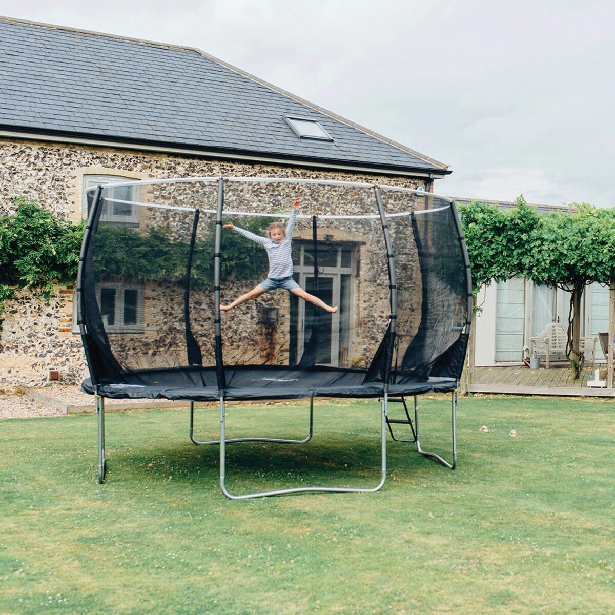 6ft Magnitude Trampoline 3/5