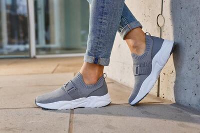 LASCANA ACTIVE Slip-On Sneaker