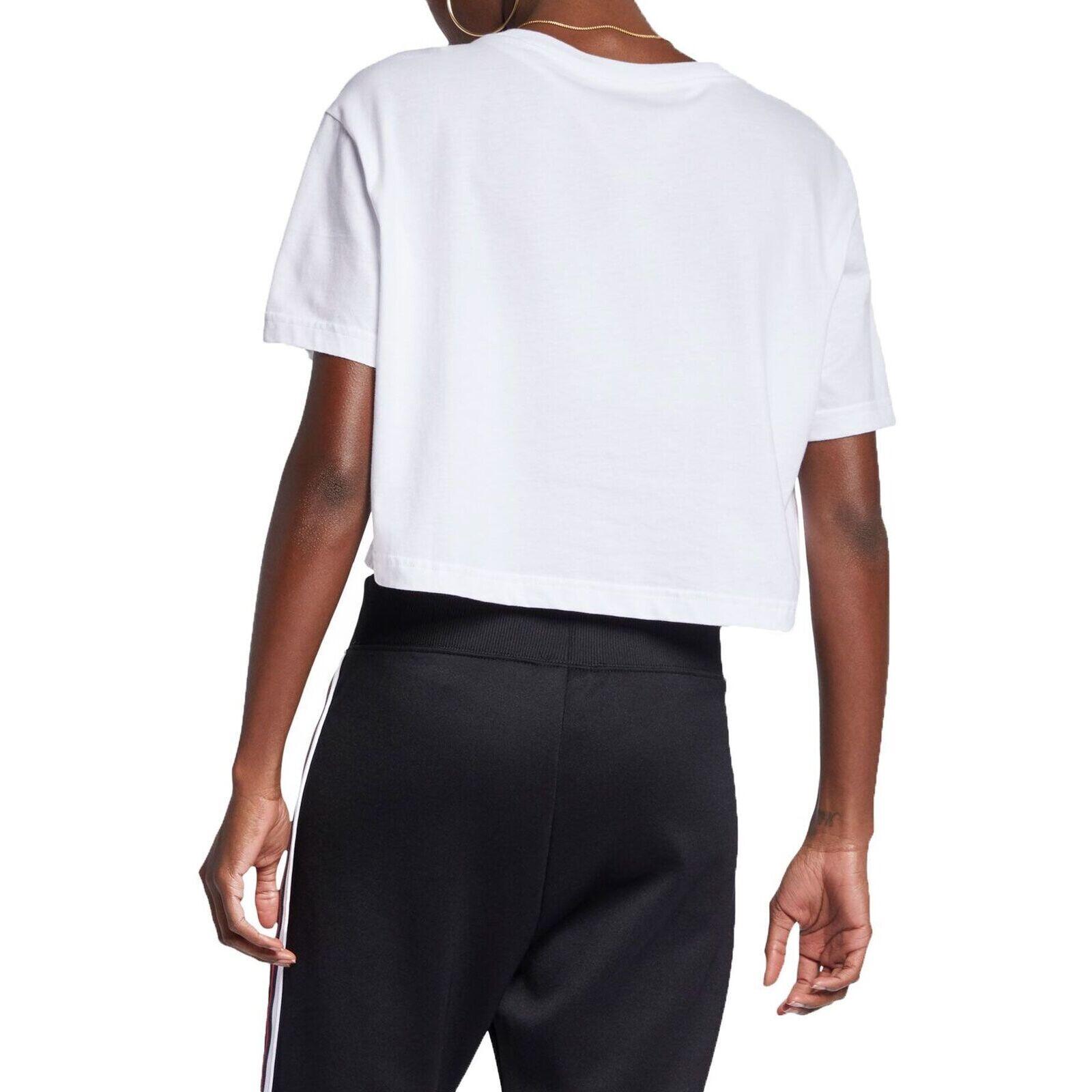 Camiseta de manga corta Nike Sportswear Essential Cropped Logo, Blanco, Mujer 2/5