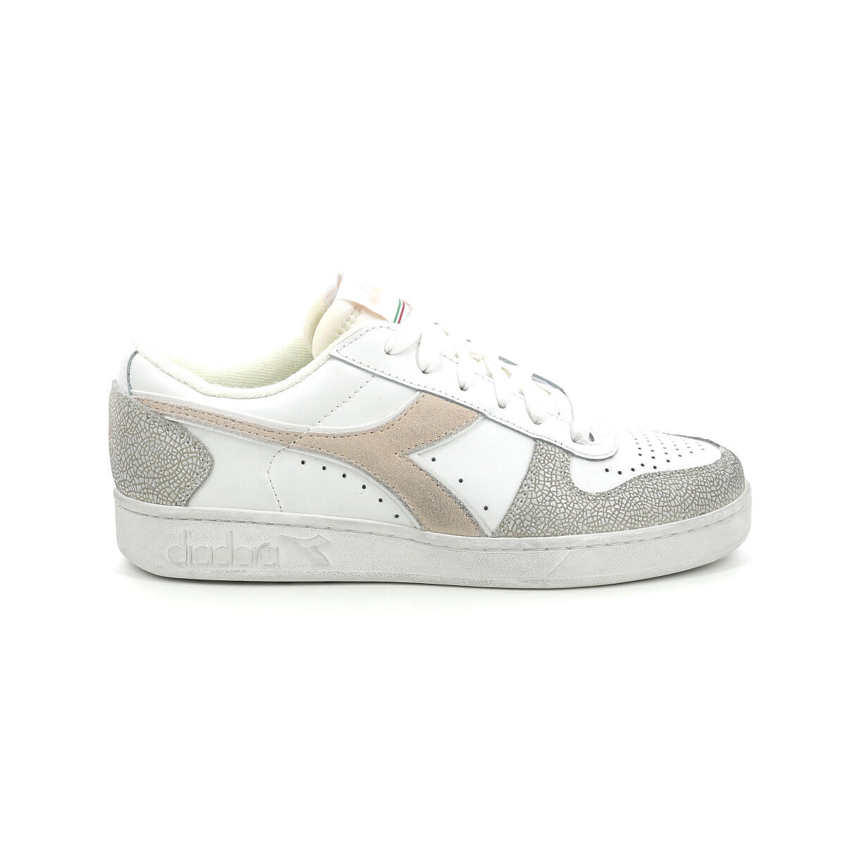DIADORA picture