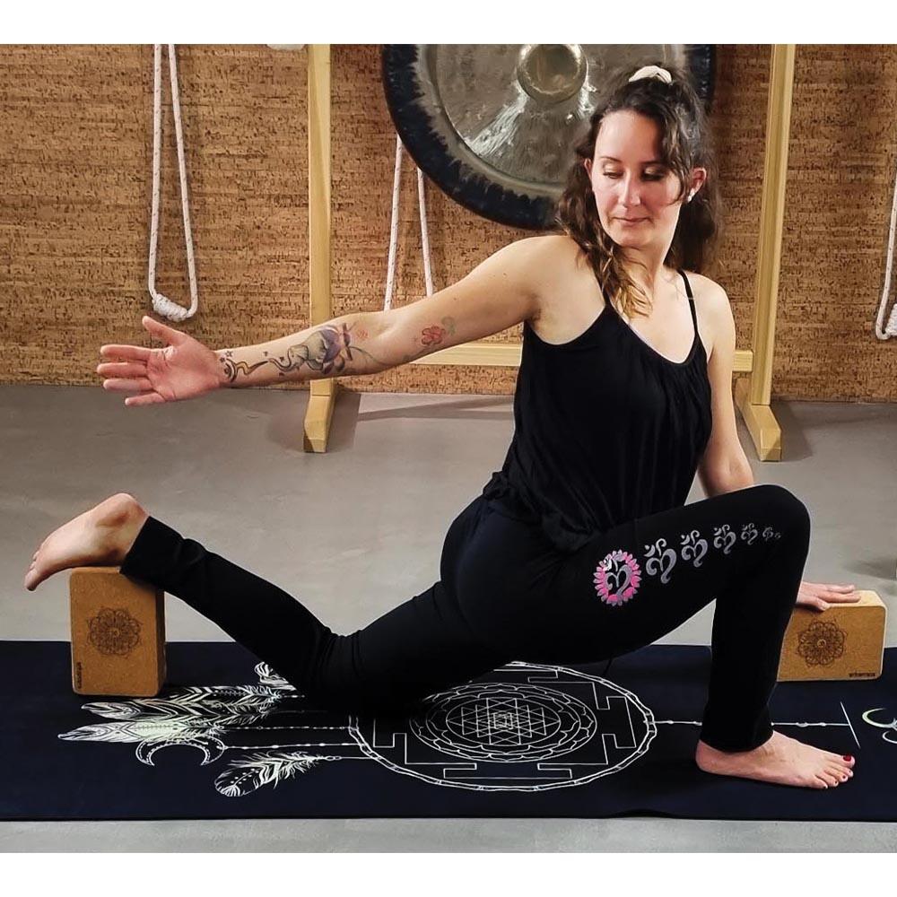 Haut de yoga flow ample - T-shirt yoga femme soutien intégré - Noir 4/5