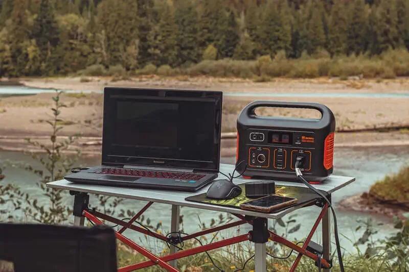 station énergique portable Jackery Explorer 500 4/7