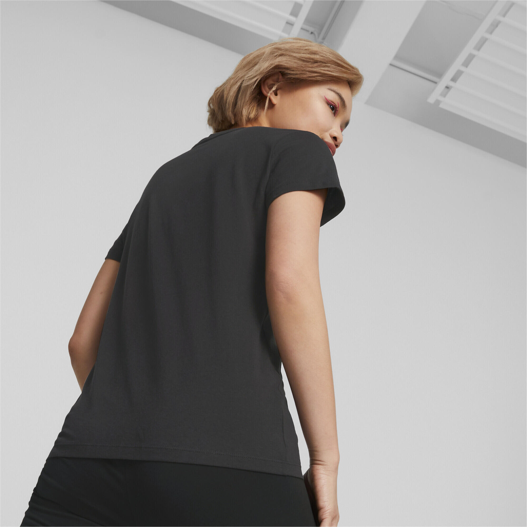 Camiseta Mujer PUMA Essentials+ Metallic Logo Negro 5/6