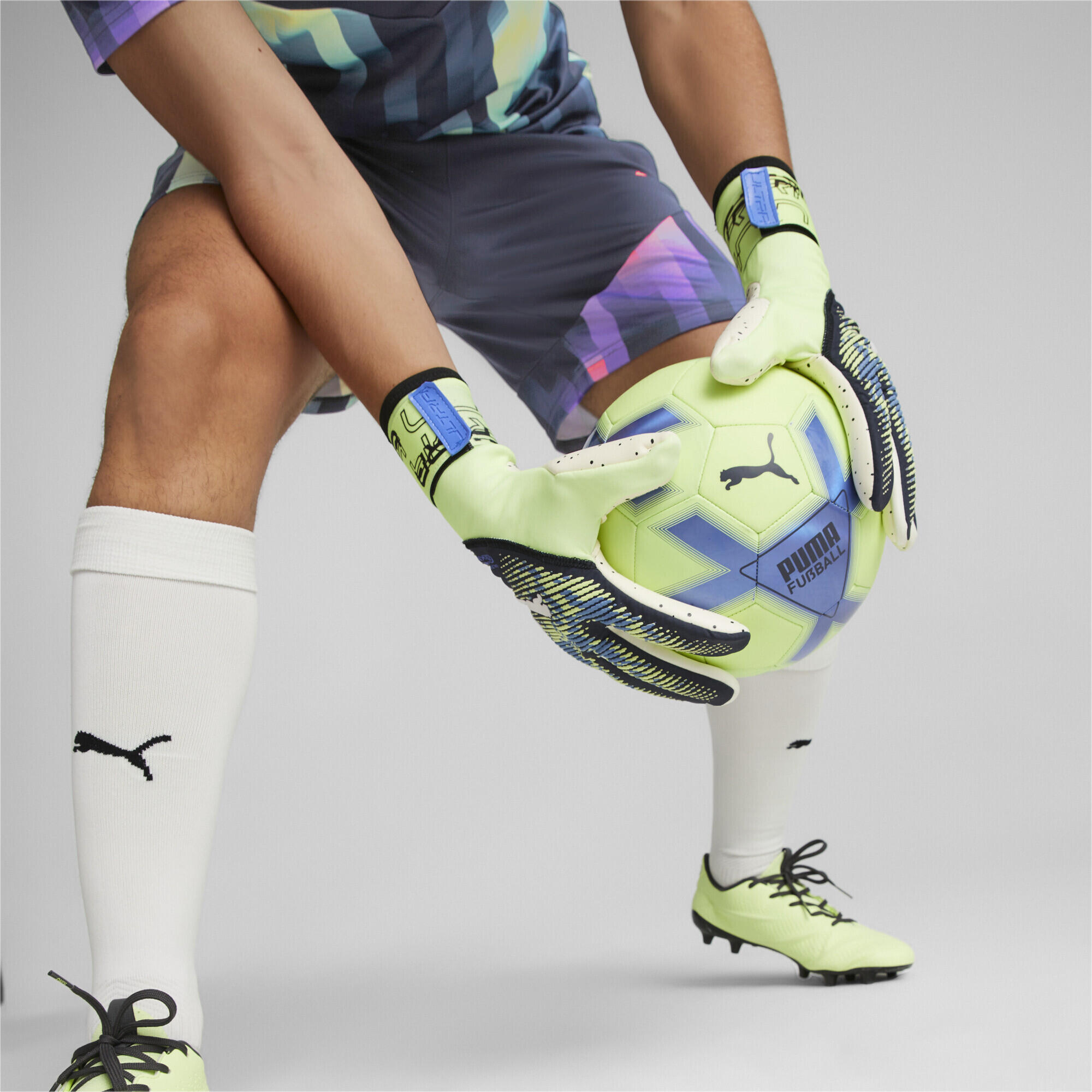ULTRA Ultimate 1 Negative Cut voetbal keepershandschoenen PUMA 2/4