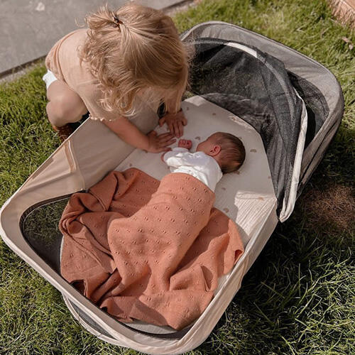 Berço de campismo - Rede mosquiteira para bebé - Infant Luxe BabyBox - Creme