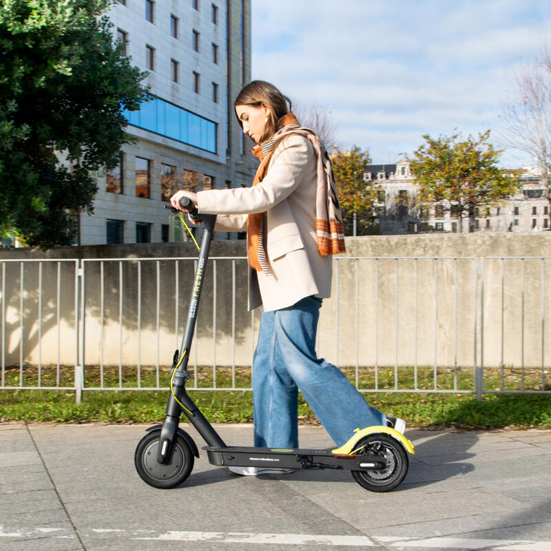 Patinete eléctrico FRESH NEON DGT 2024 500W 6000mAh 25km autonomía plegable