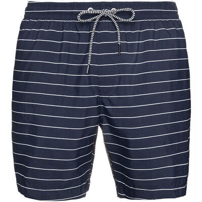 Strand shorts protest sharif
