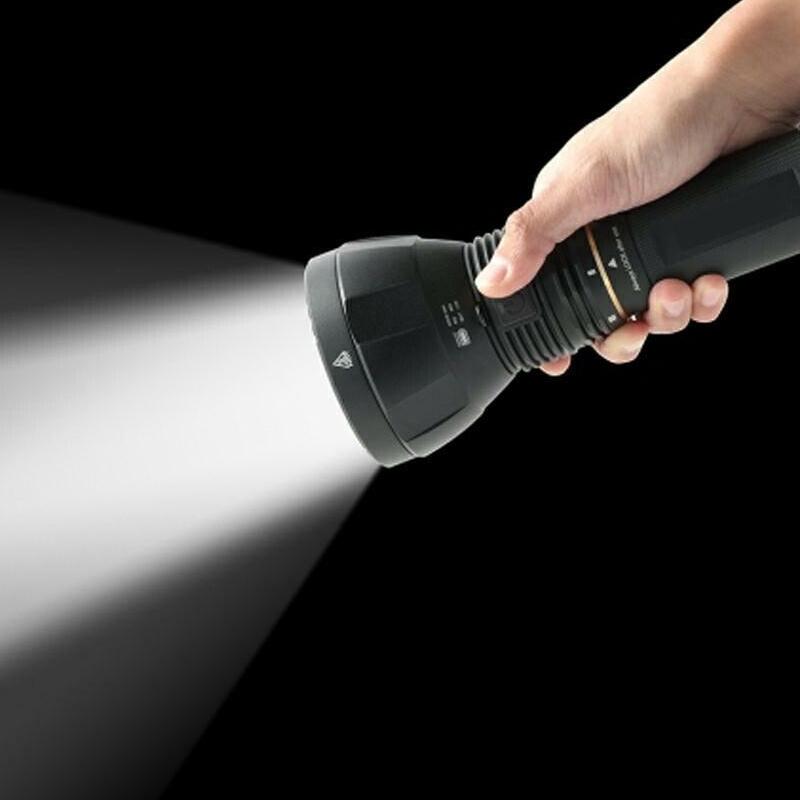 Lampe de poche Blitz K12 Projecteur haute puissance - 11600 lumens - Noir 3/5