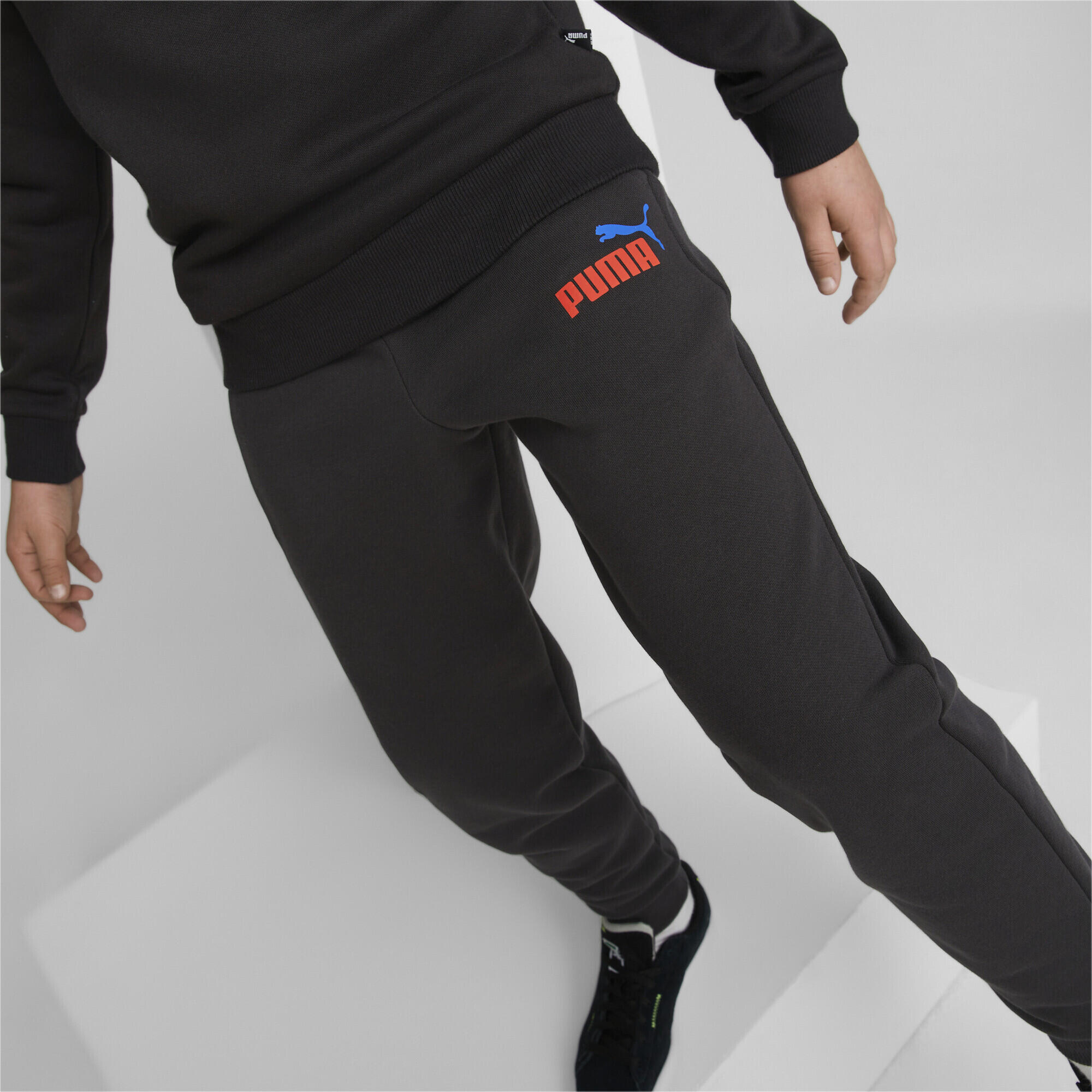 Essentials+ Two-Tone Logo Trainingshose Jugendliche PUMA Black Warm Earth 3/6