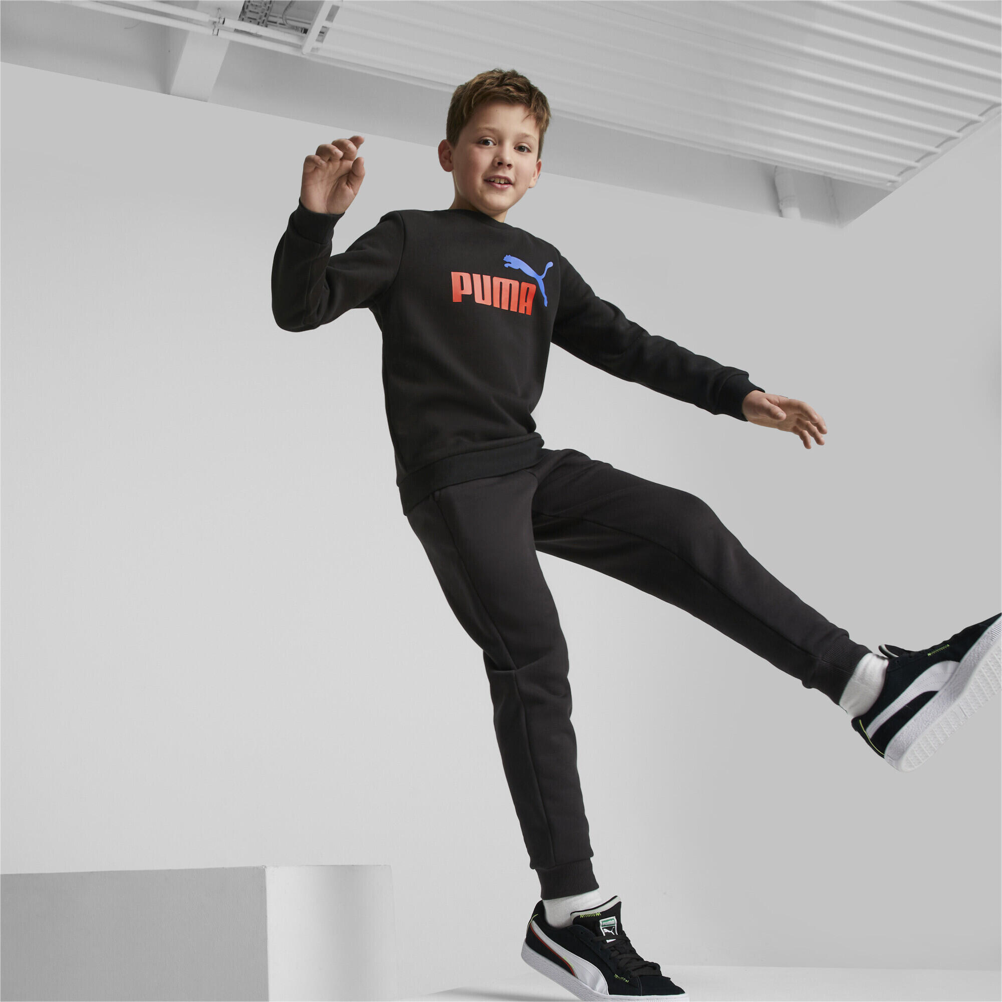 Essentials+ Two-Tone Logo Trainingshose Jugendliche PUMA Black Warm Earth 4/6