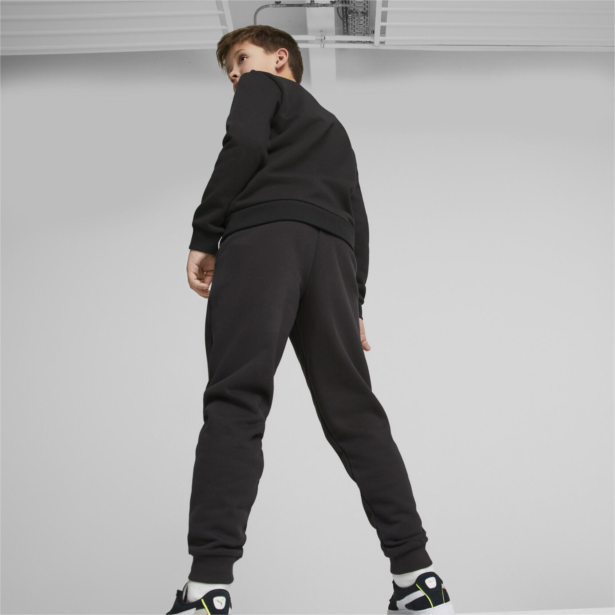 Essentials+ Two-Tone Logo Trainingshose Jugendliche PUMA Black Warm Earth 5/6