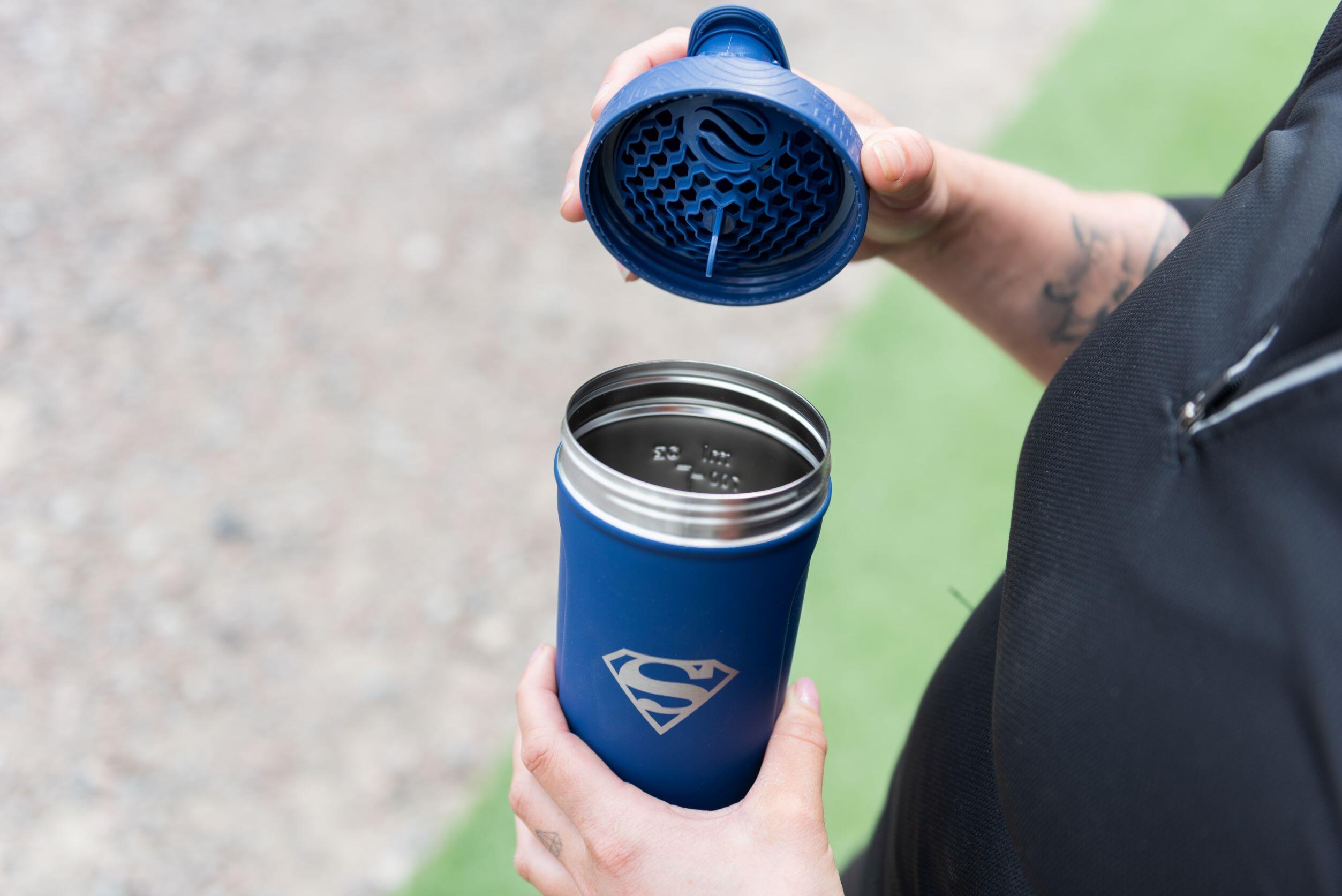 shaker 900 ml superman 2/4