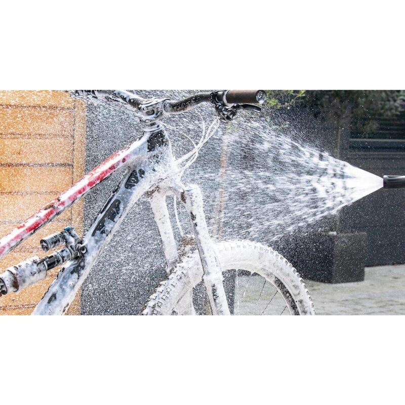 Champô de limpeza para bicicletas com efeito de polimento.