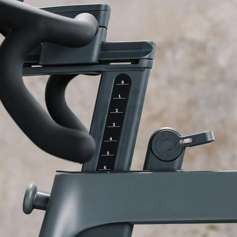 Bicicleta magnética Kettler Hoi Speed 1000w conectividad para Fitness Indoor