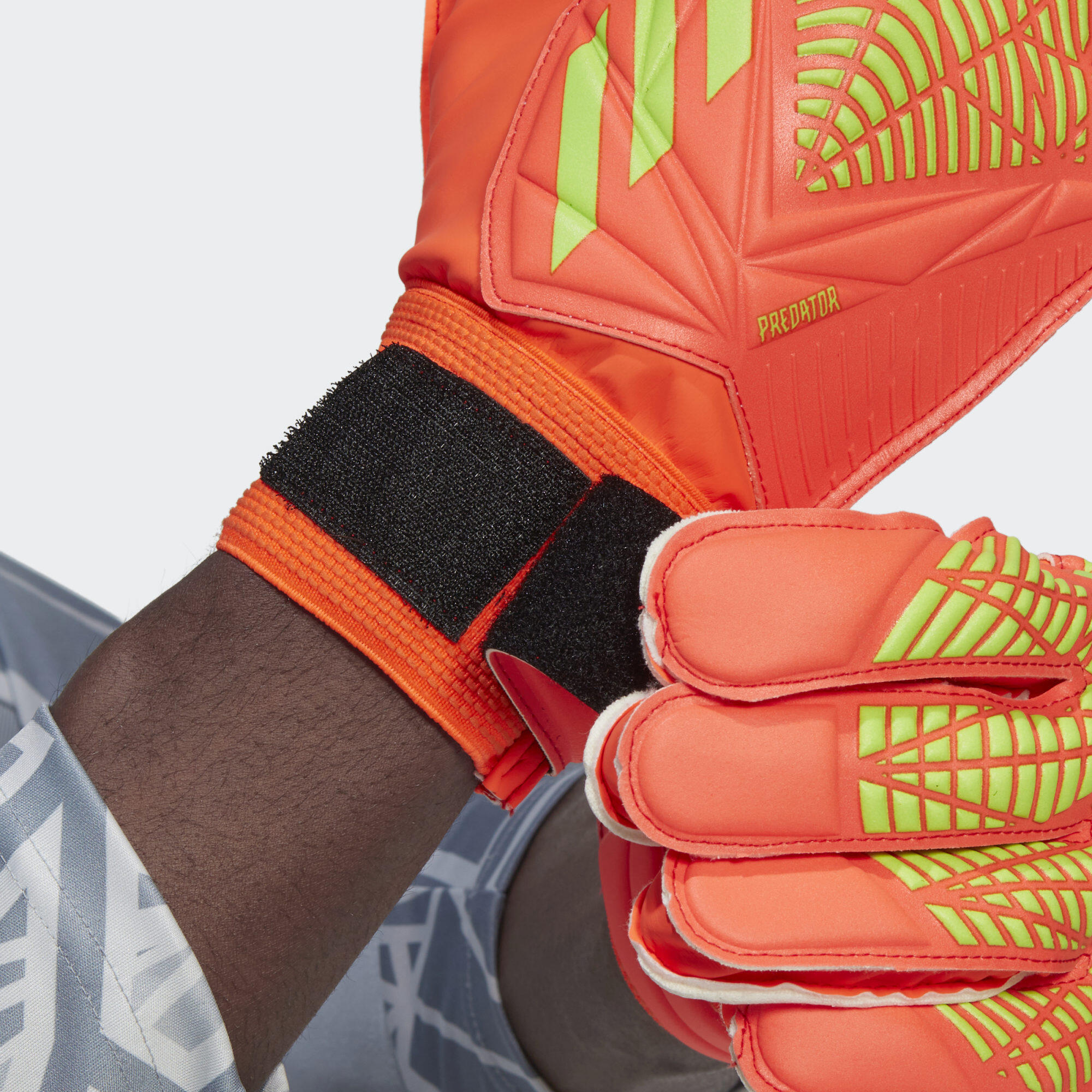 Predator Edge Training Torwarthandschuhe 2/5