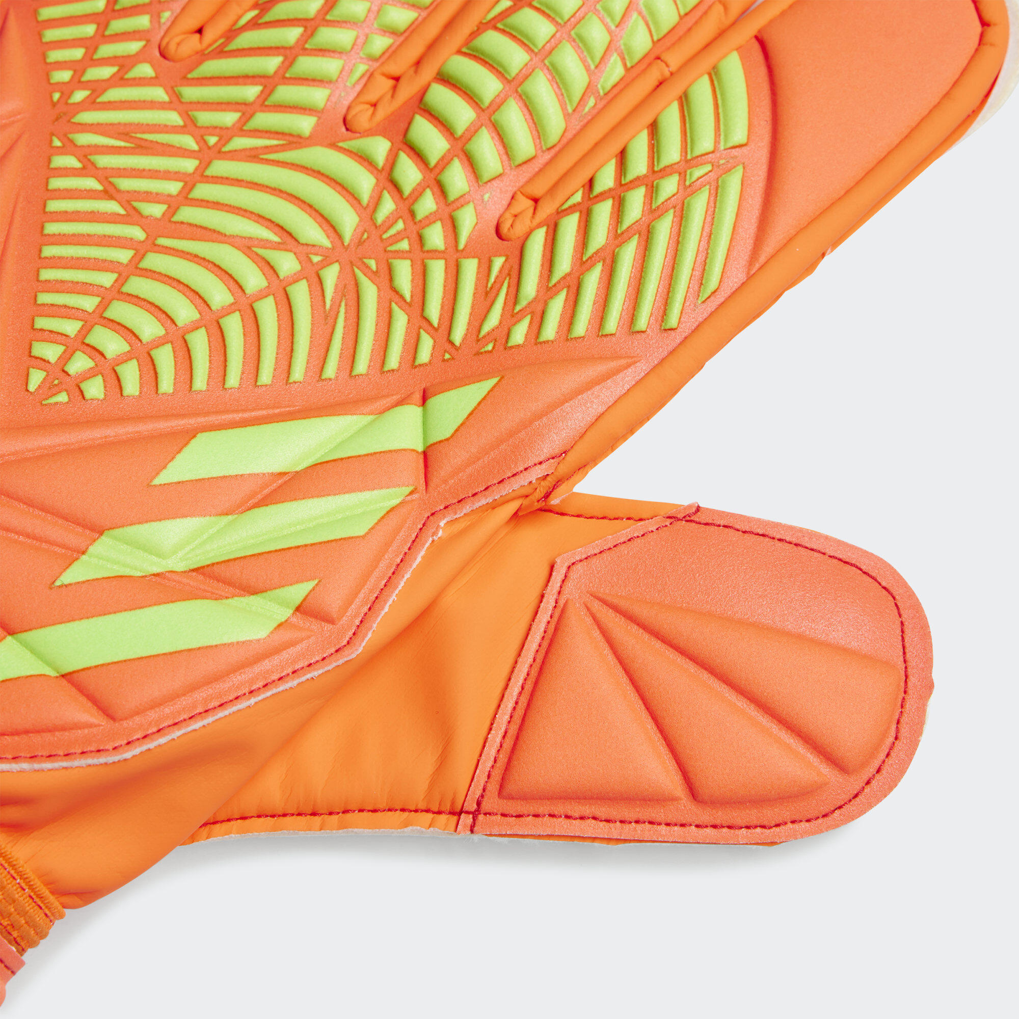 Predator Edge Match Torwarthandschuhe 3/6