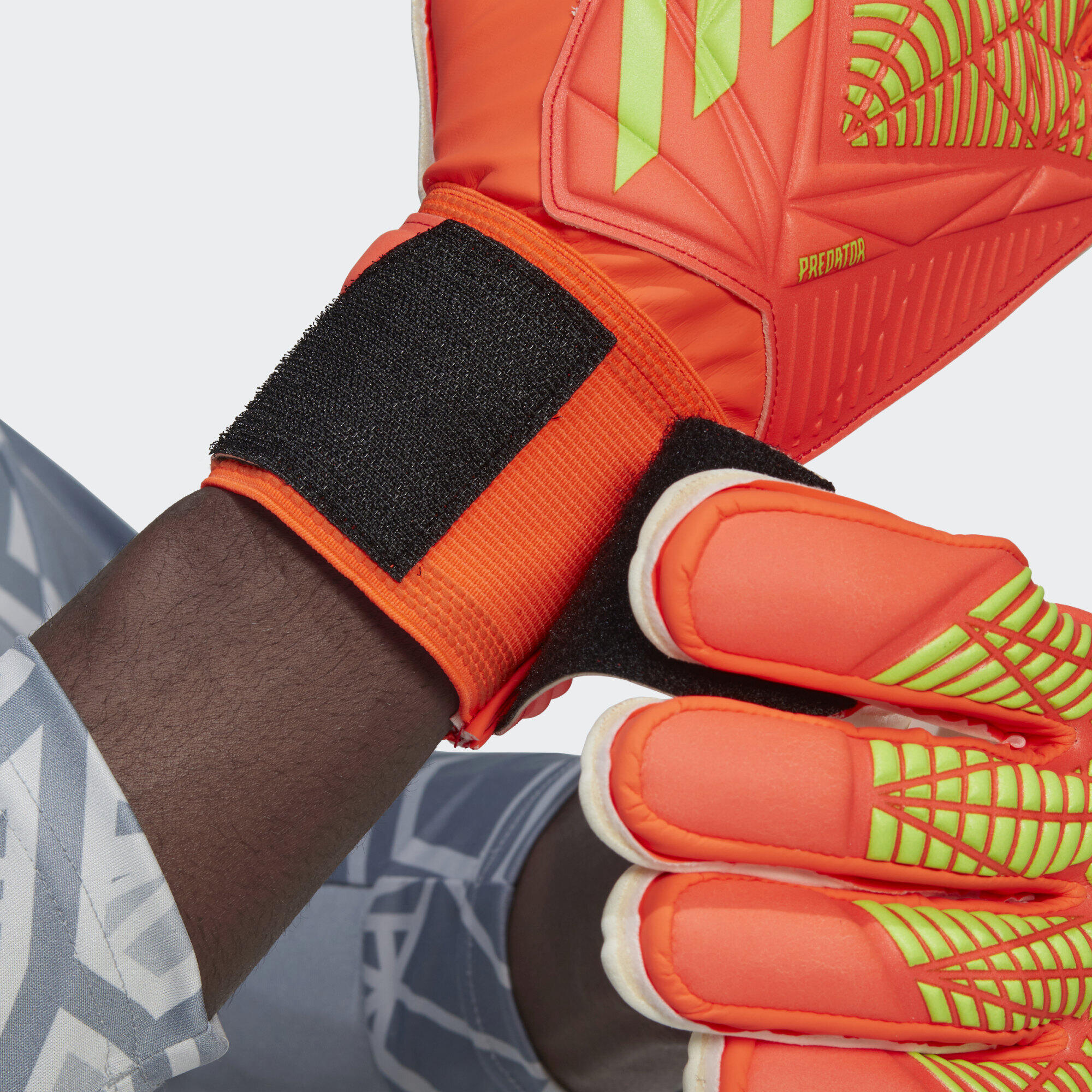 Predator Edge Match Torwarthandschuhe 2/6