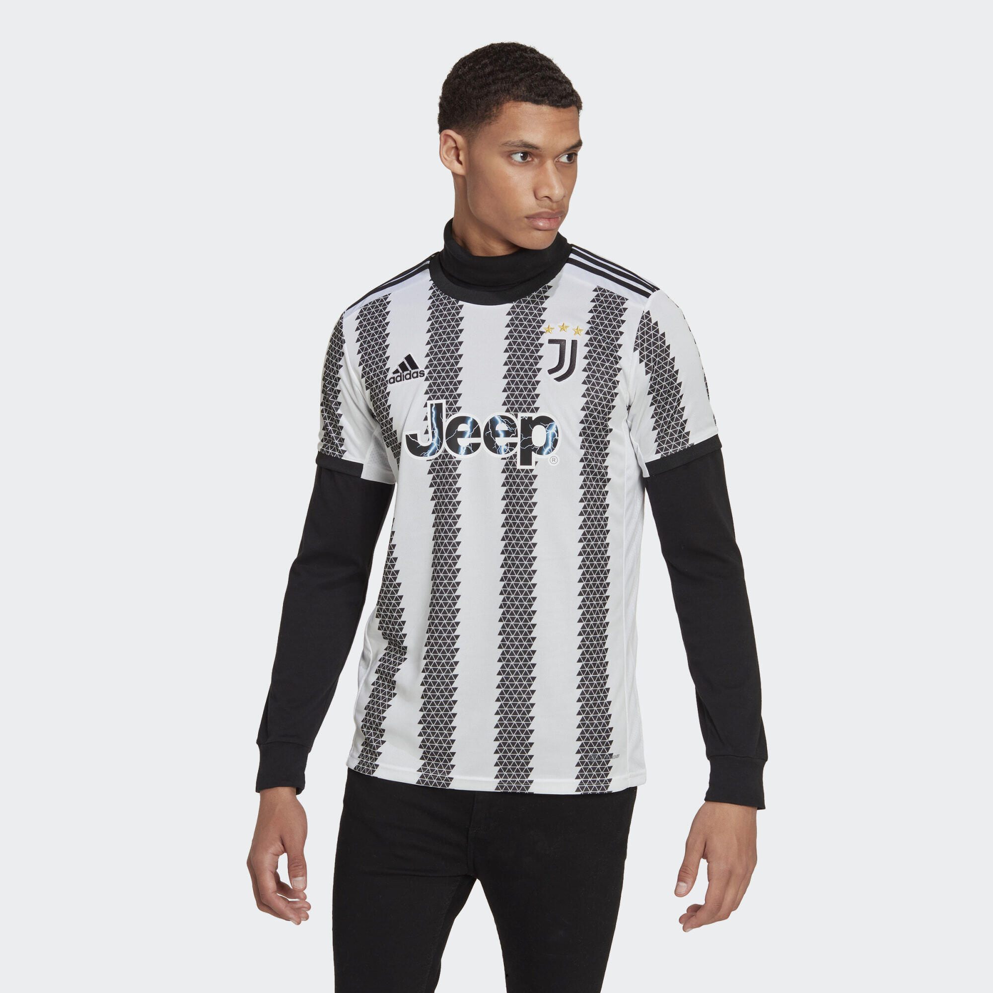 Juventus Turin 22/23 Heimtrikot 1/6