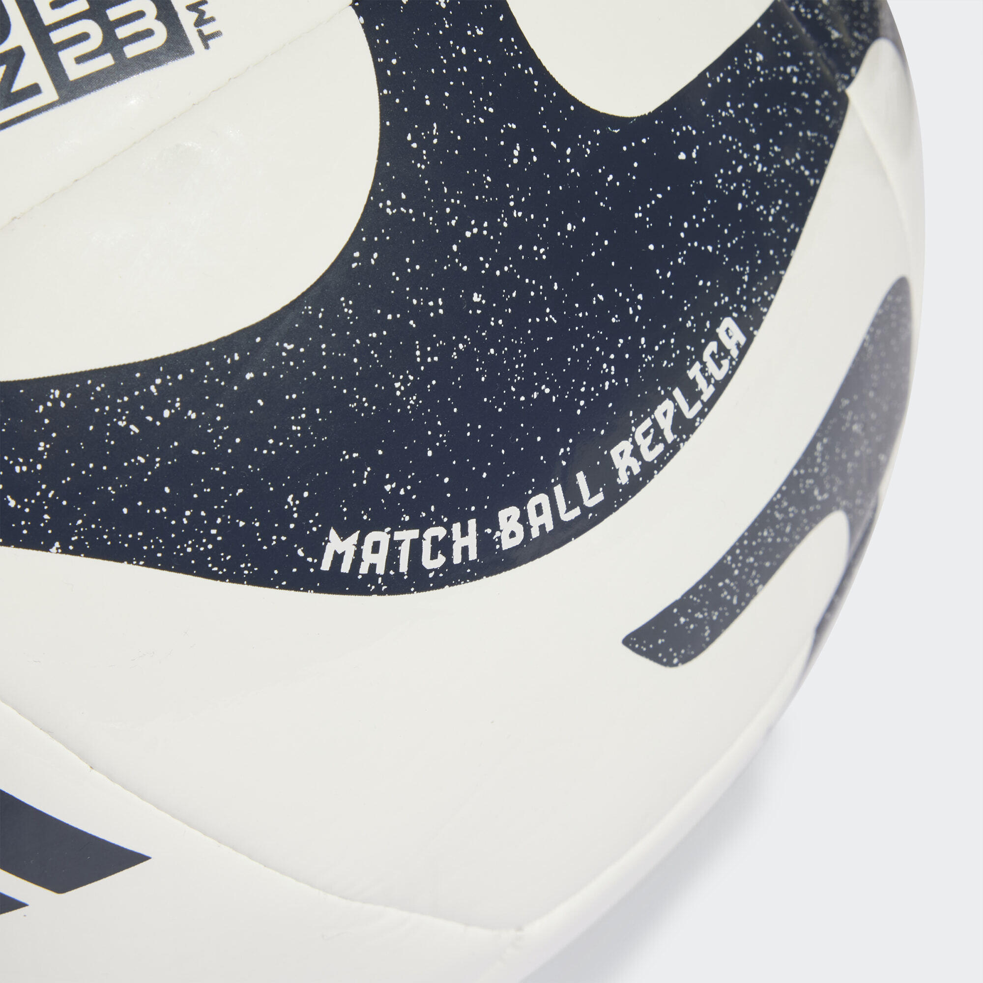 Bola de futebol Adidas modelo 48659448463699 para unissex 4/6