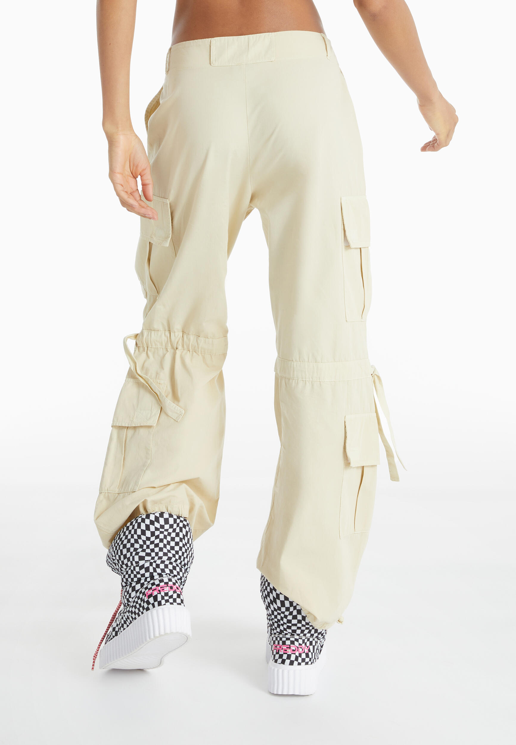Pantalon cargo avec poches doubles et lacet ajustable intermédiaire 2/5