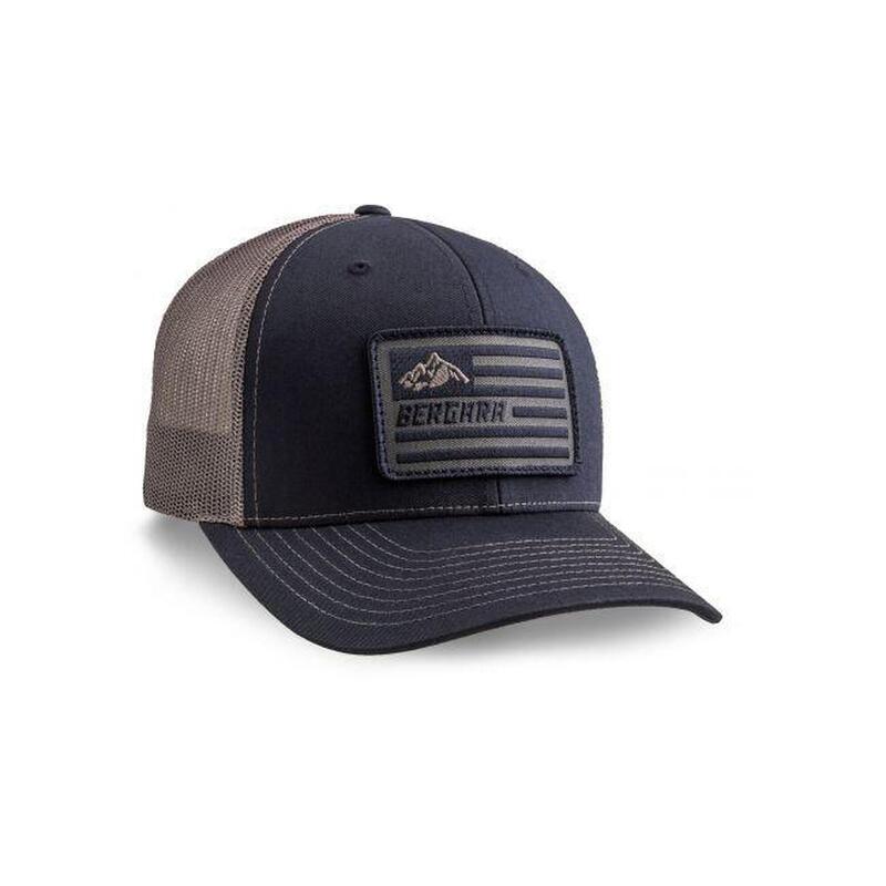 Gorra Bergara estilo "trucker" con parche de tela bordado azul marino