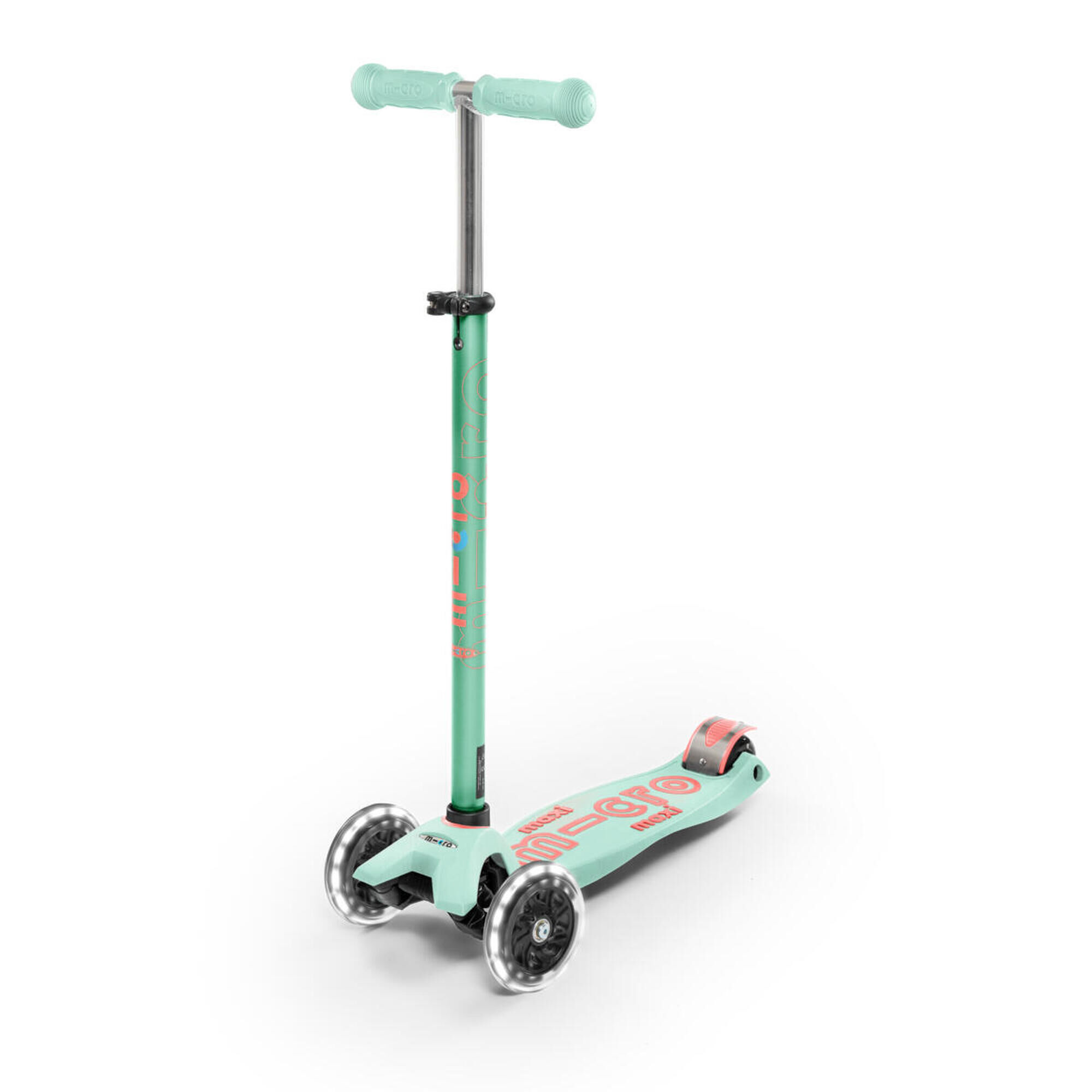 MICRO Maxi Micro LED Scooter: Mint