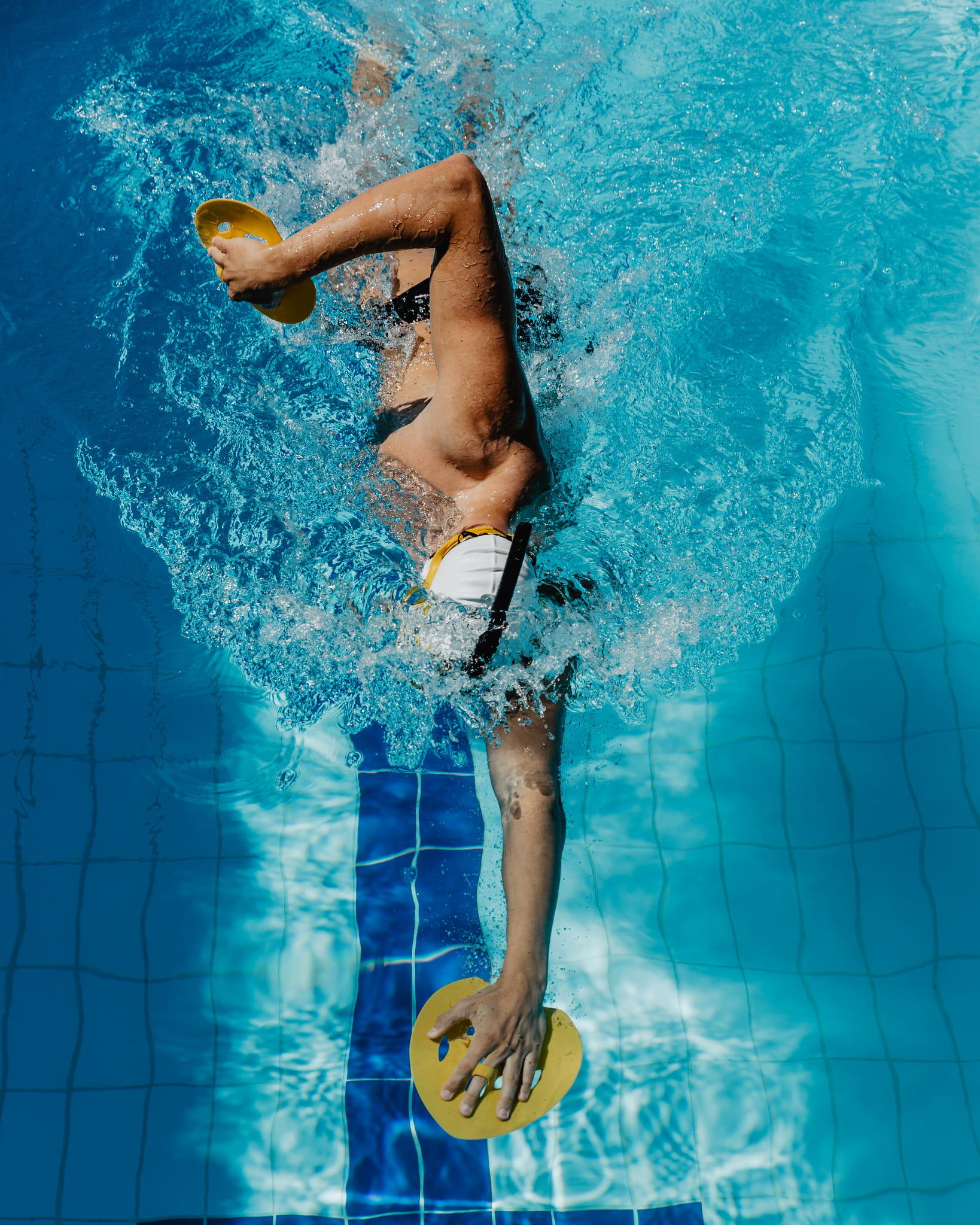 Pagaie per il nuoto di tecnica e forza senza gomma  Finis Manta Paddle Giallo 4/5