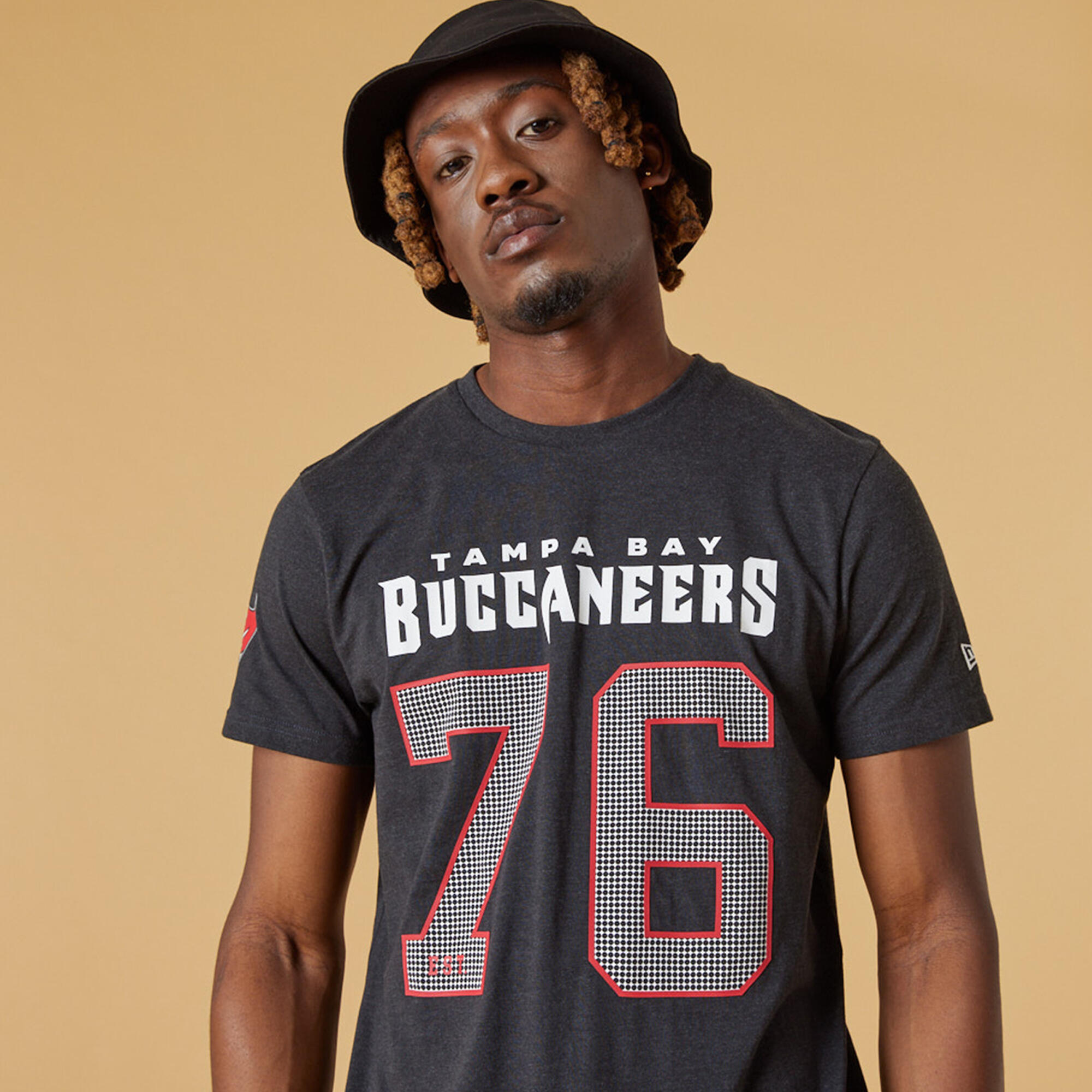 T-Shirt NFL Tampa Bay Buccaneers New Era Team logo gris pour homme 5/6