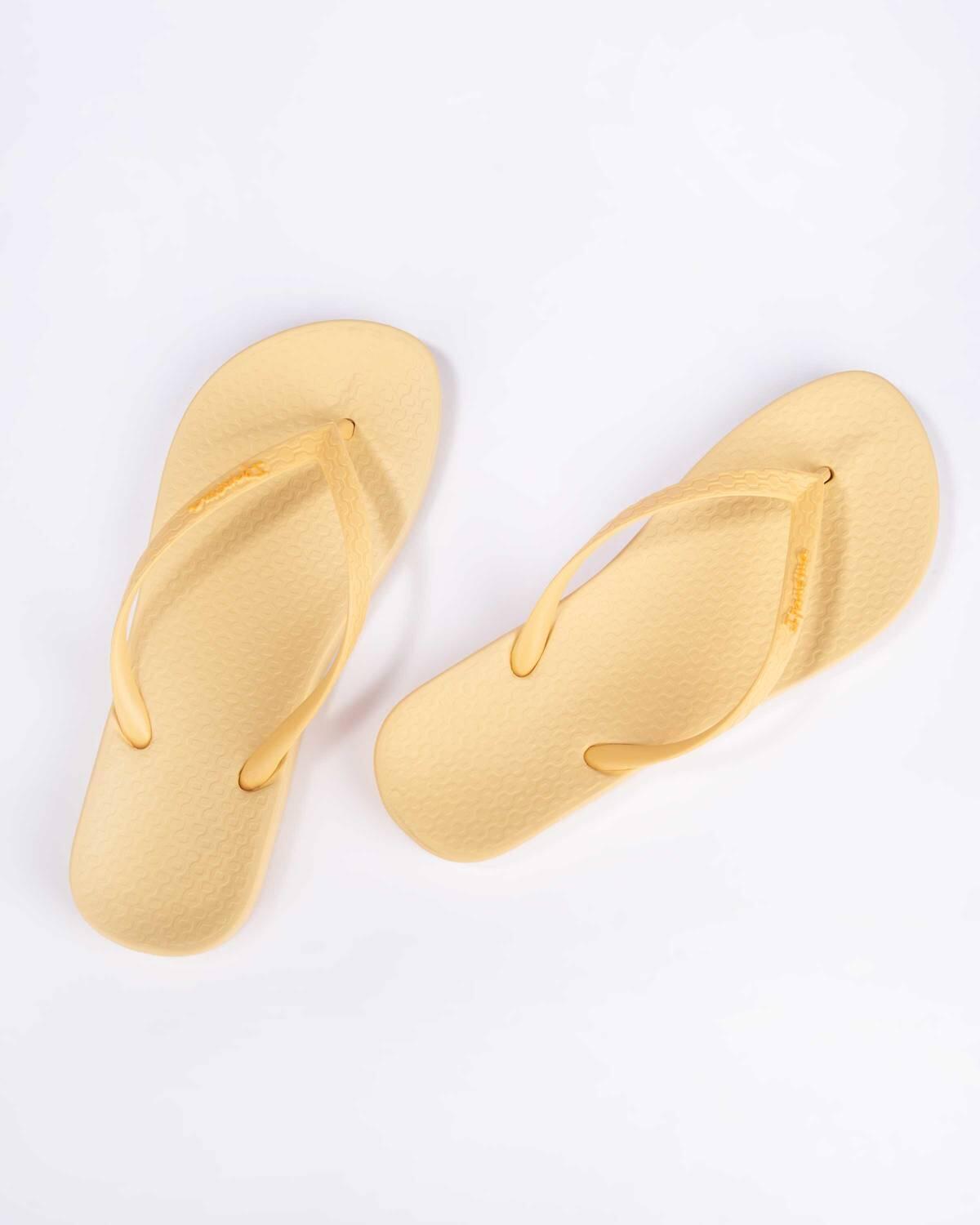 Tênis feminino Ipanema anatômico amarelo. 4/4
