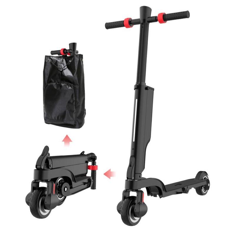 Trottinette avec batterie amovible usage multiple