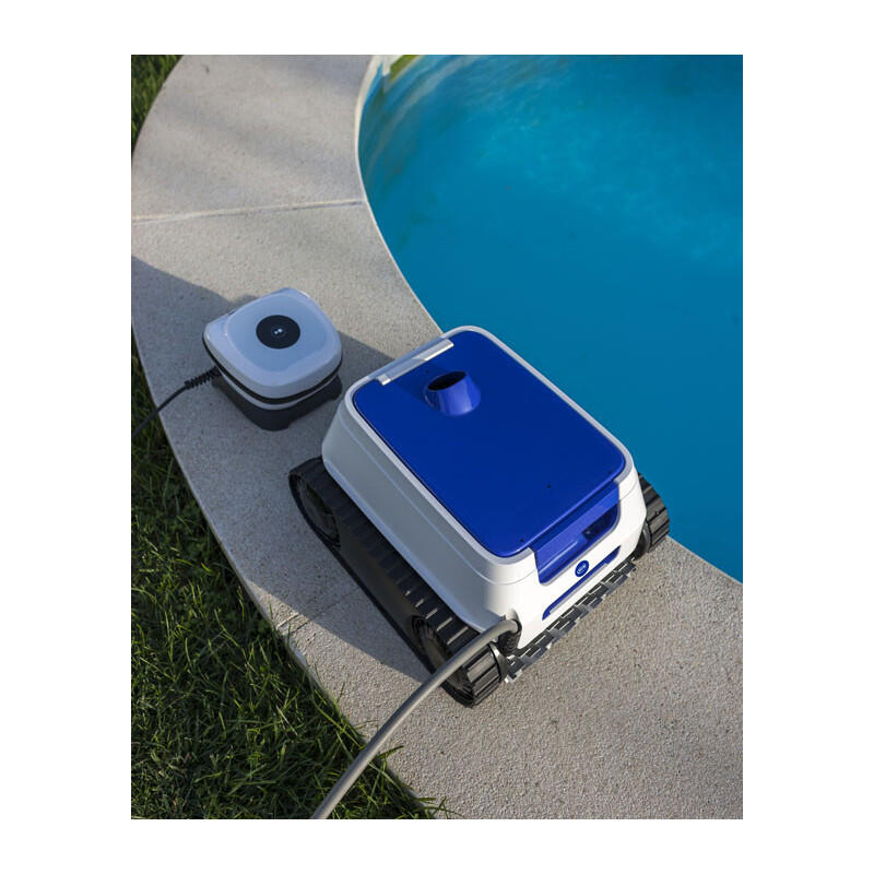O robô aspirador de piscina elétrico Gre ER 230 para piscinas de até 9x4m.