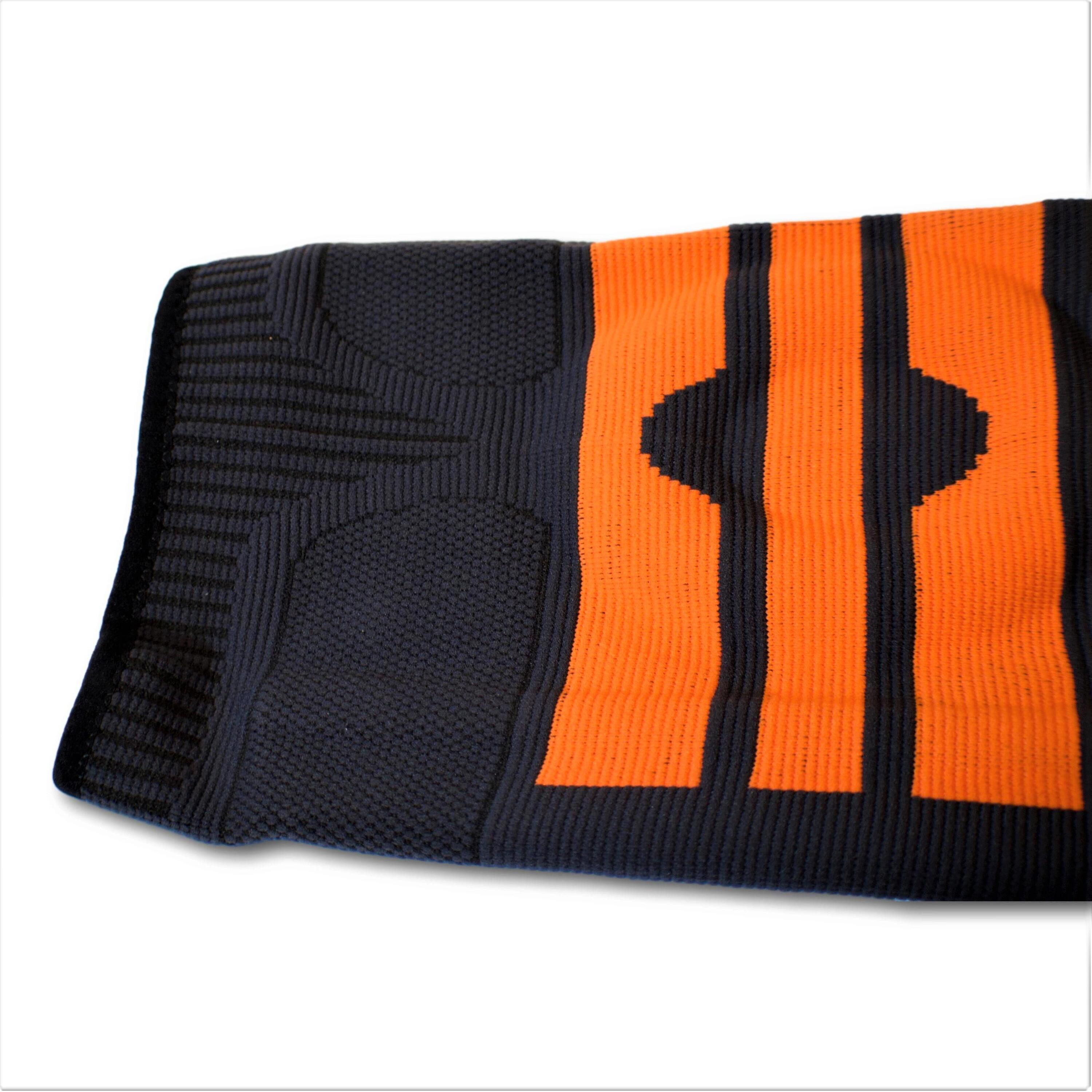 Rodillera Elástica con Disco de Gel INDIGO Talle  L Negro-Naranja 4/4