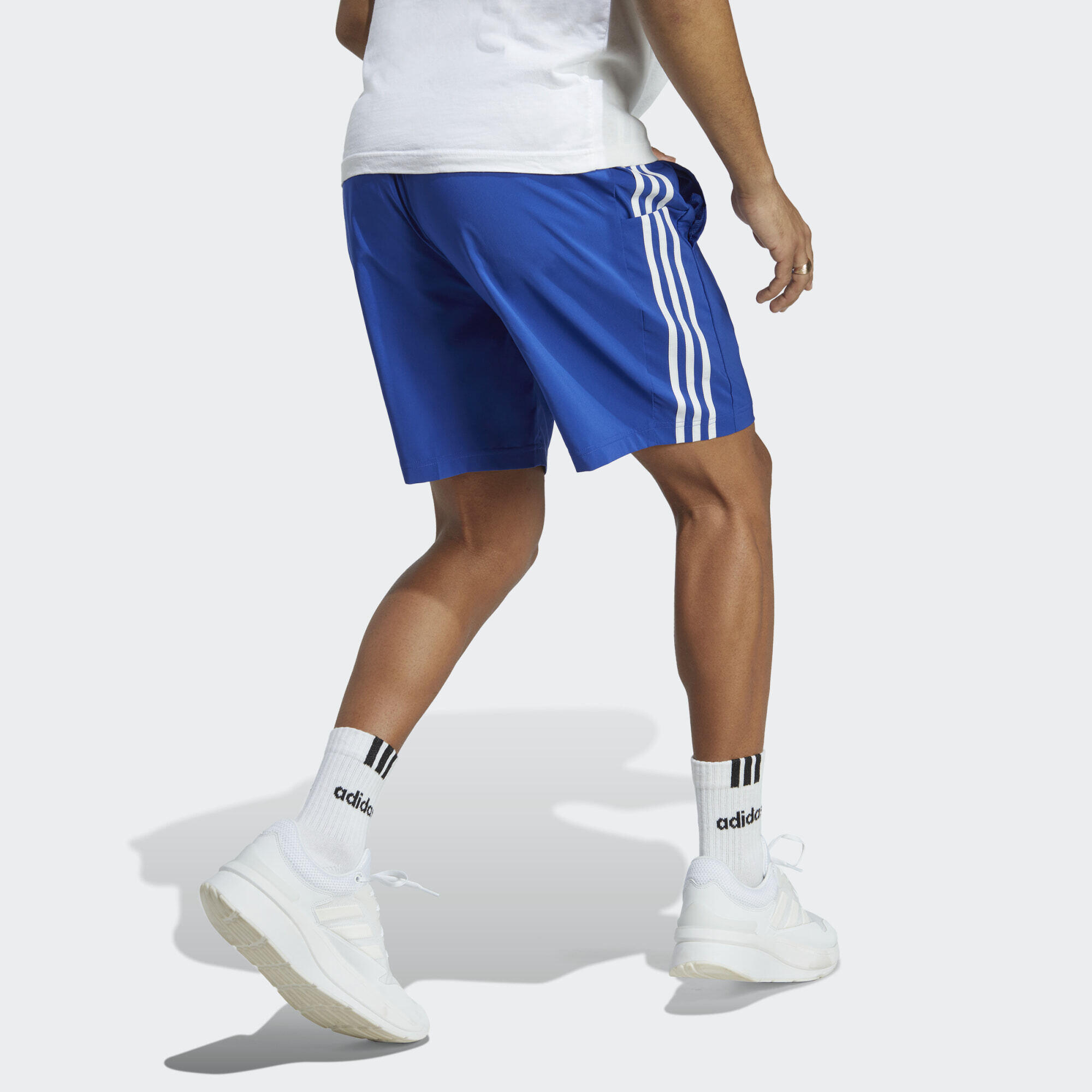 AEROREADY Essentials Chelsea 3-Stripes Short 3/5