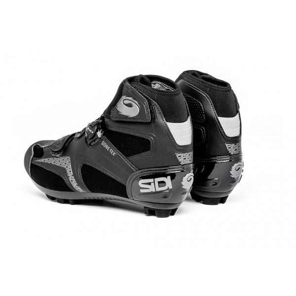 Schoenen Sidi